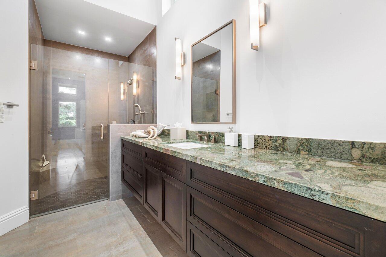 4920 Bocaire Boulevard