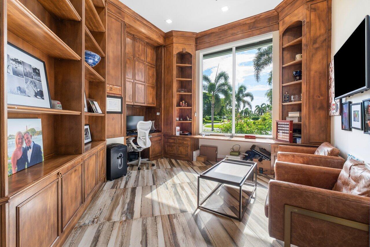 4920 Bocaire Boulevard