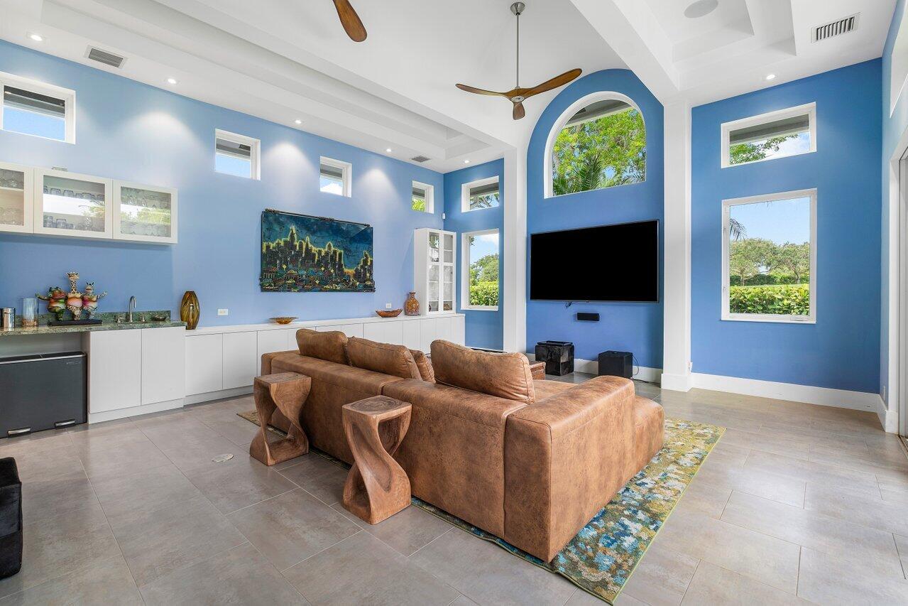 4920 Bocaire Boulevard