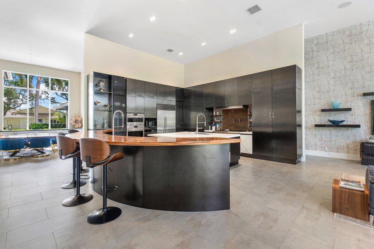 4920 Bocaire Boulevard