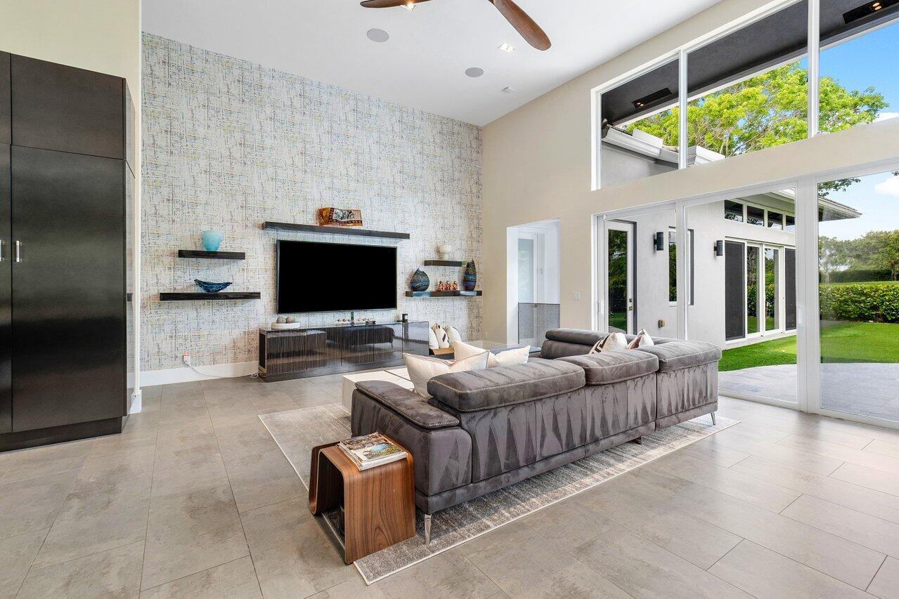 4920 Bocaire Boulevard