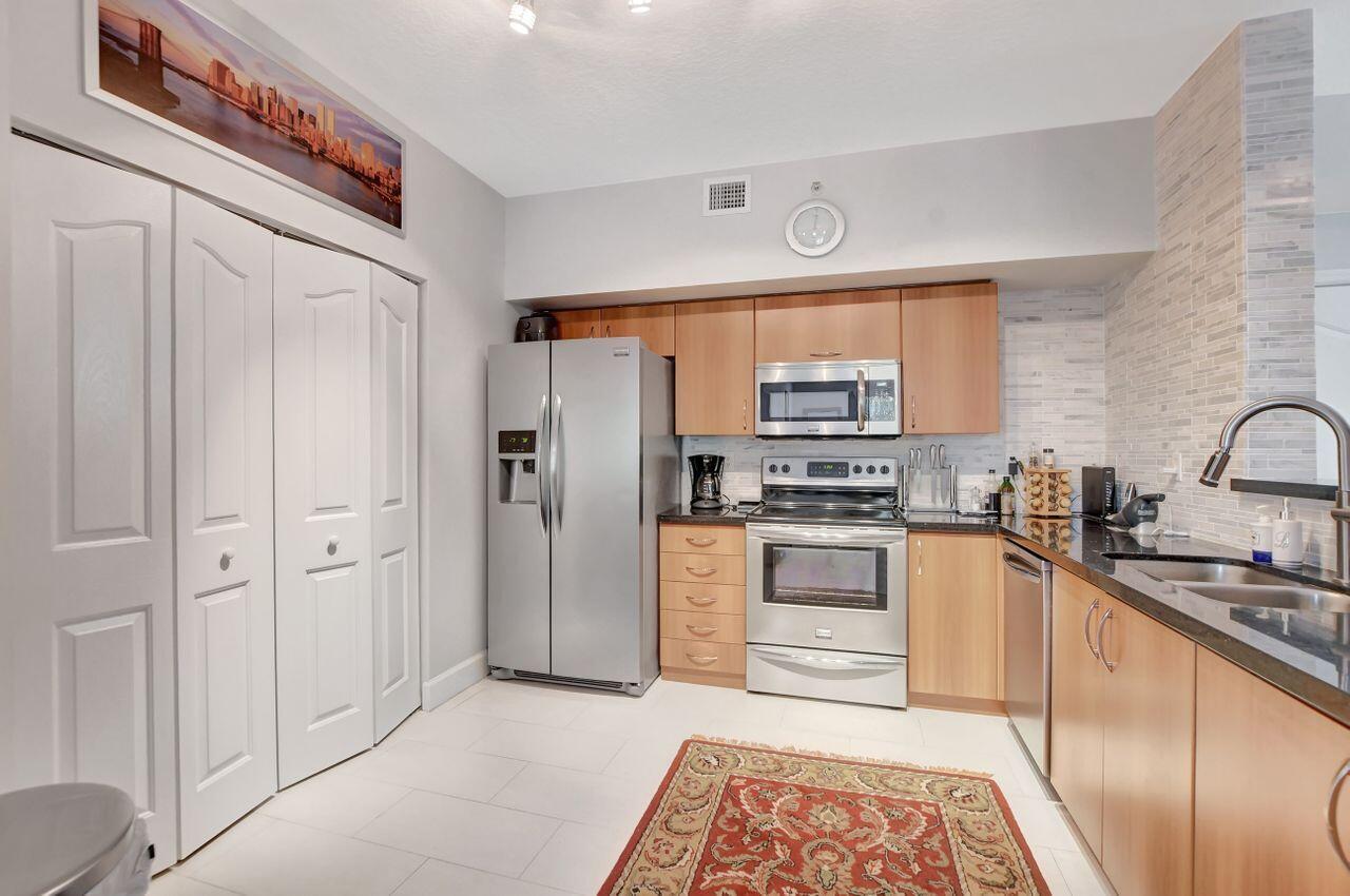 250 NE 3rd Avenue 1408