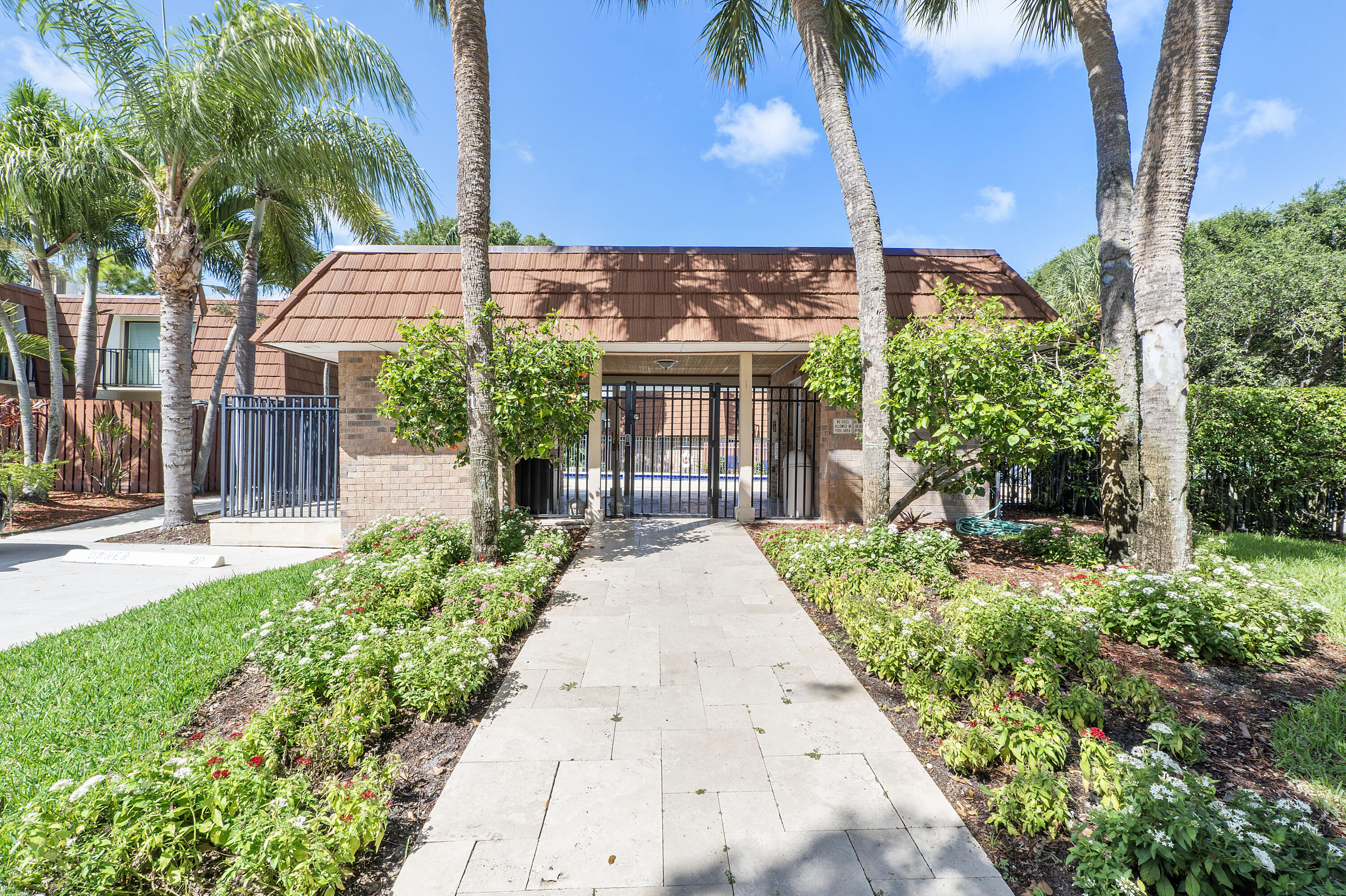 1485 Masters Circle 152