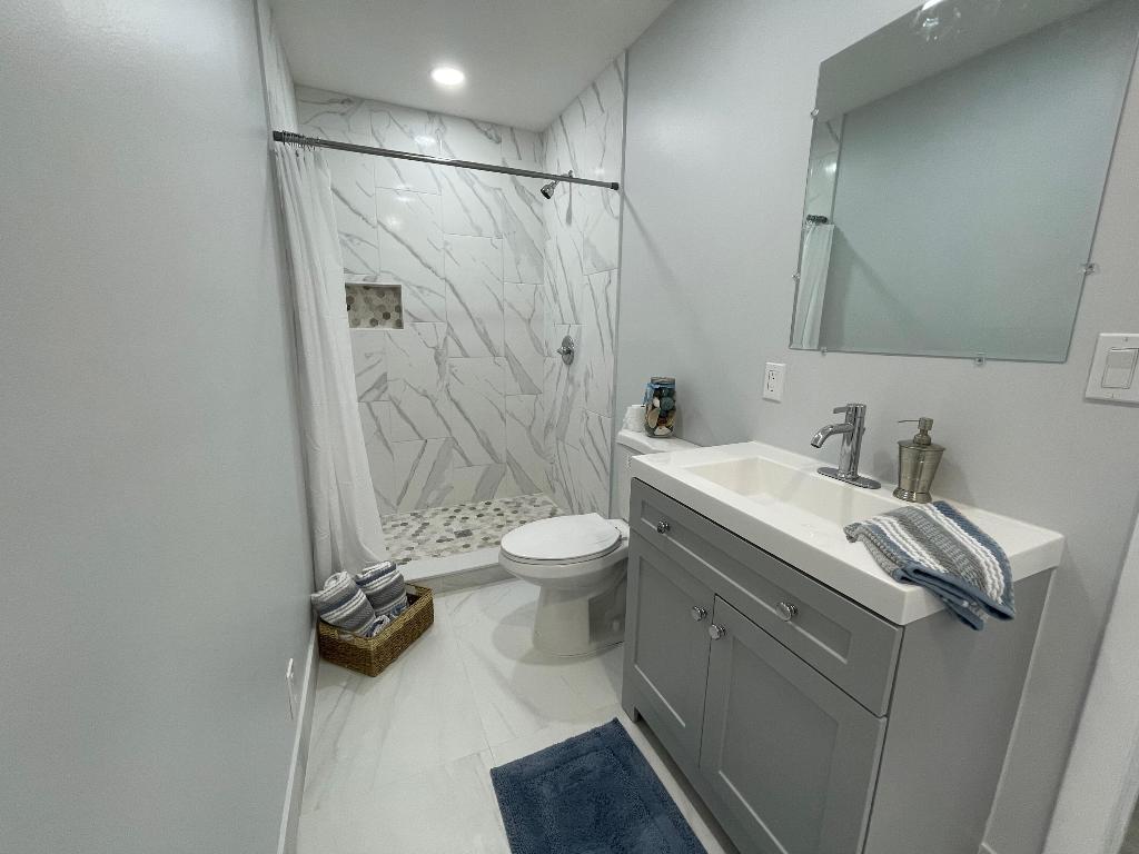 7619 W Country Club Boulevard