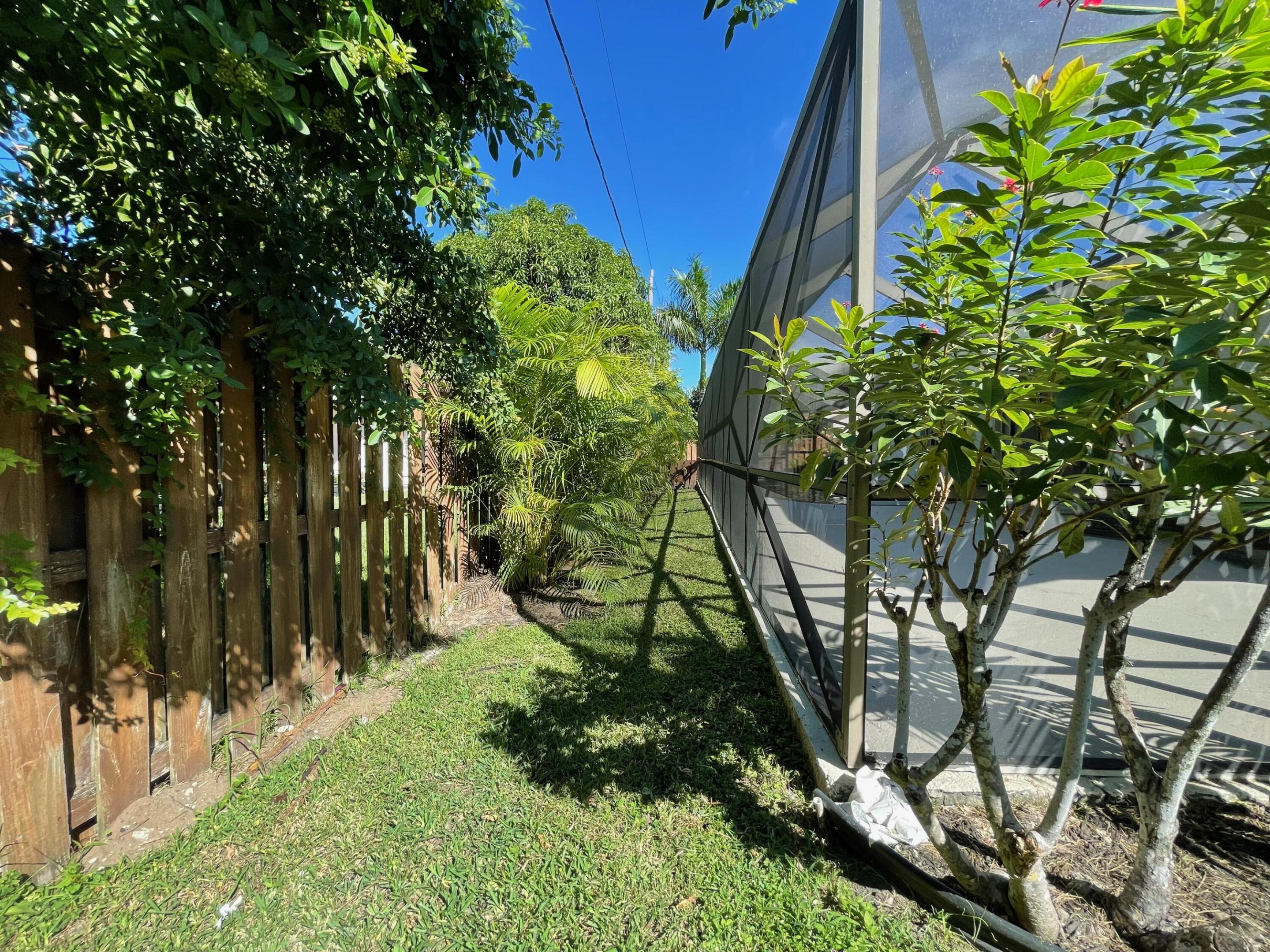 7619 W Country Club Boulevard