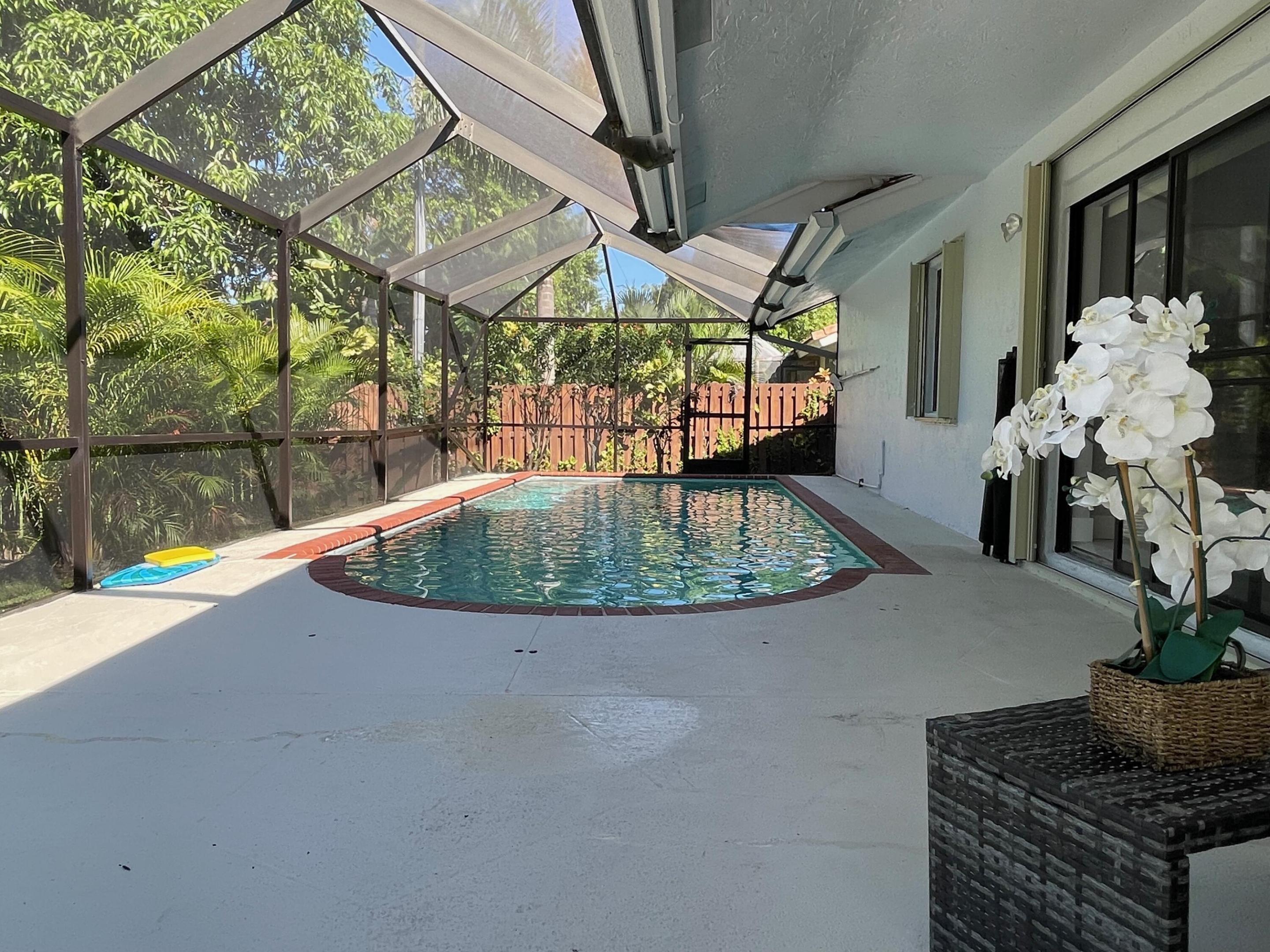 7619 W Country Club Boulevard