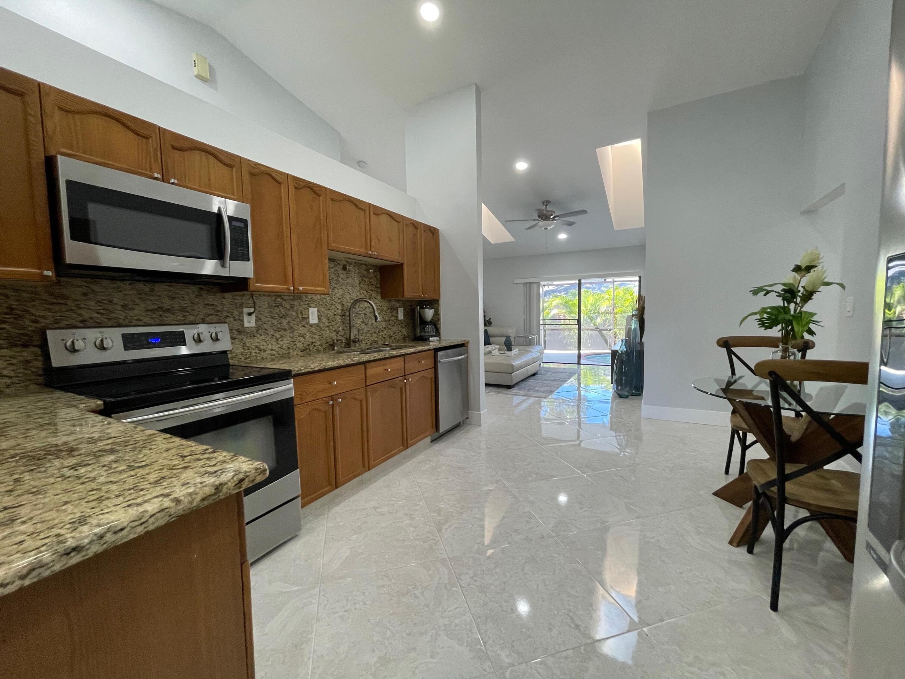 7619 W Country Club Boulevard