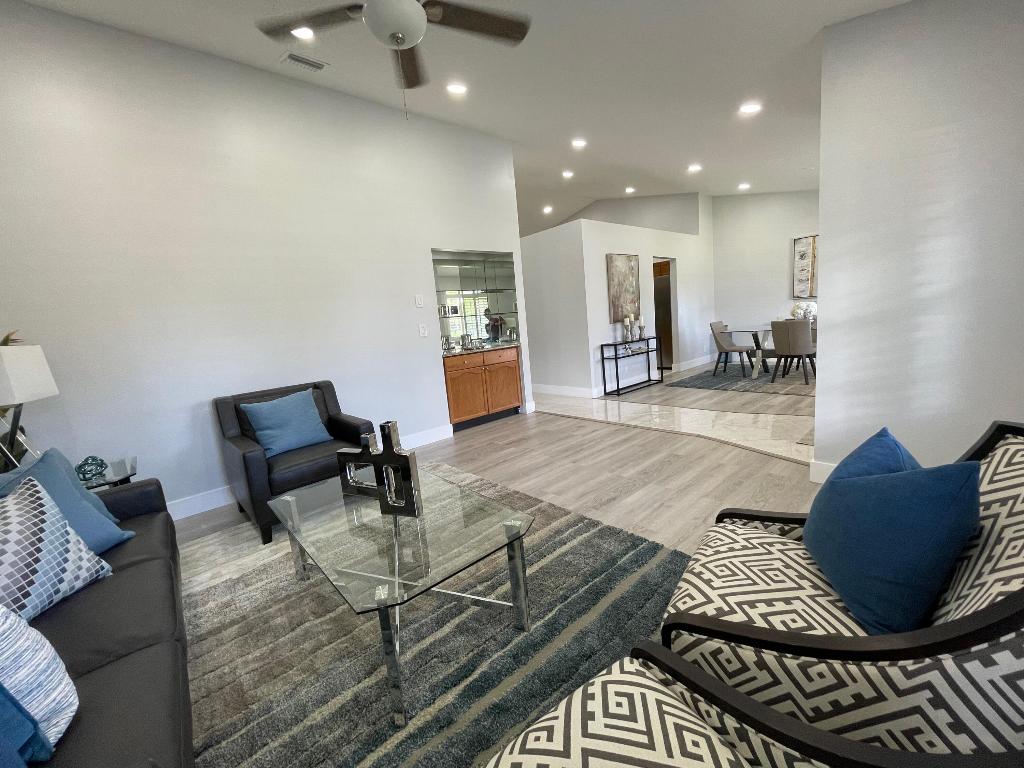 7619 W Country Club Boulevard