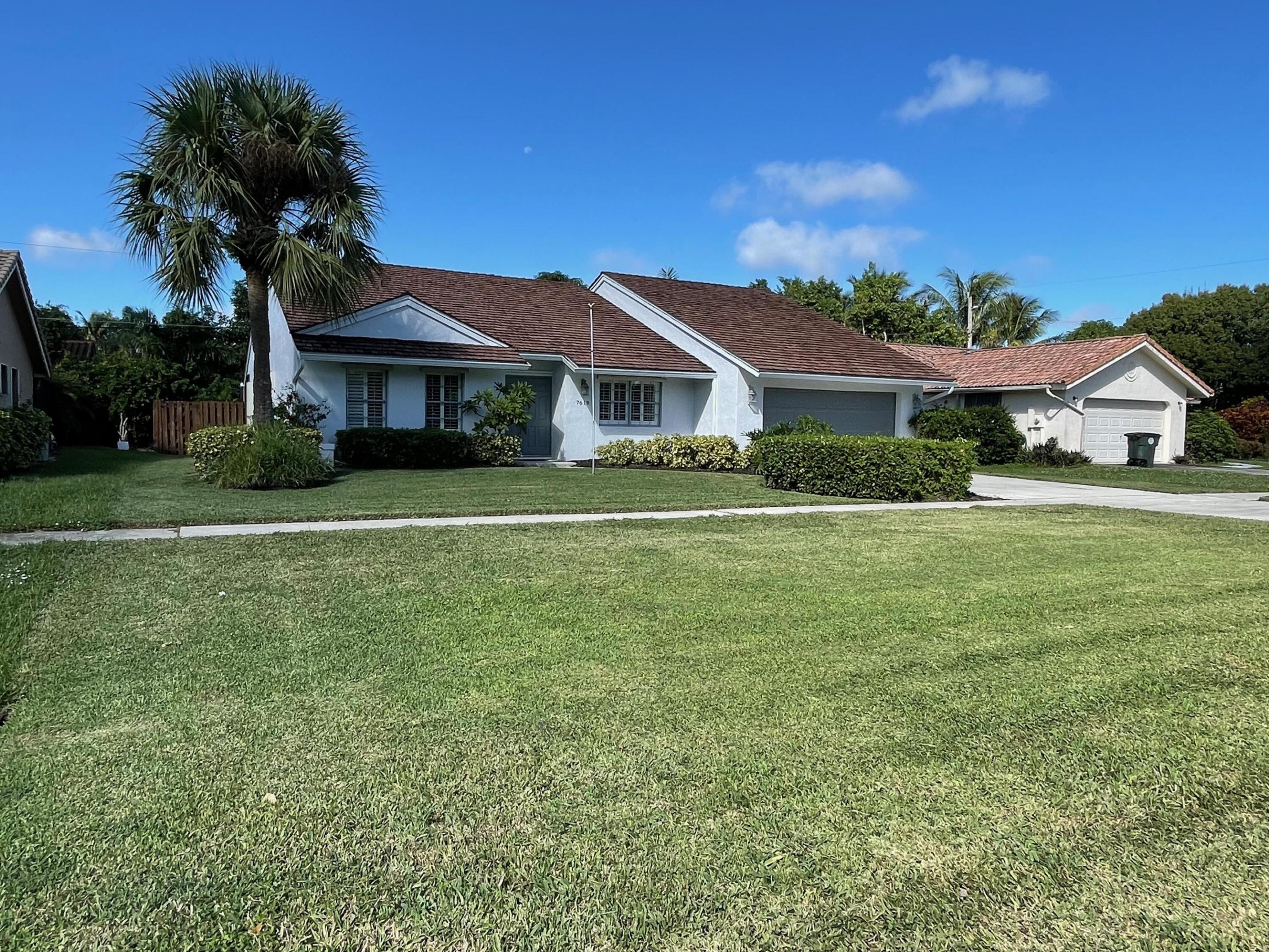 7619 W Country Club Boulevard