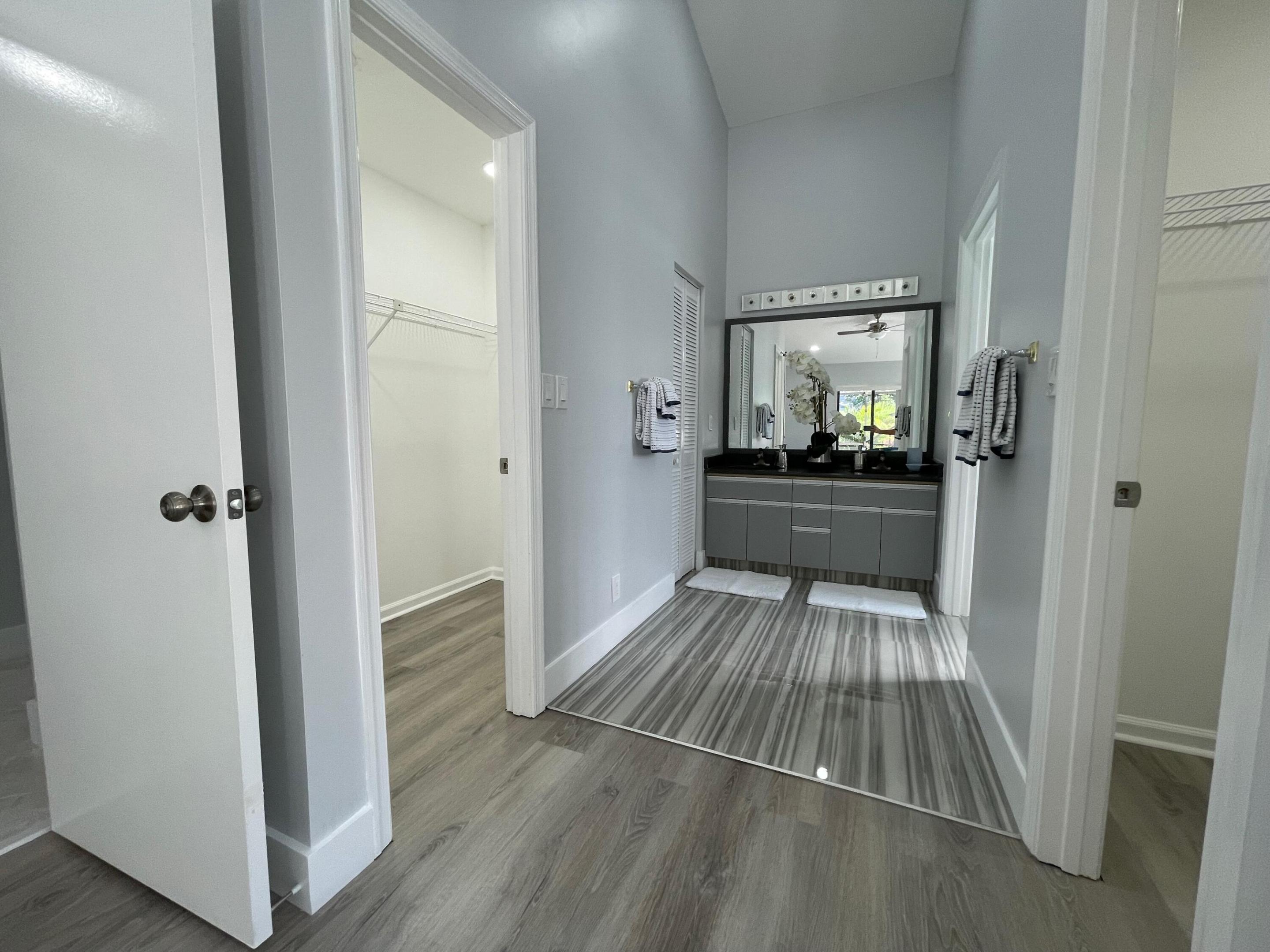 7619 W Country Club Boulevard