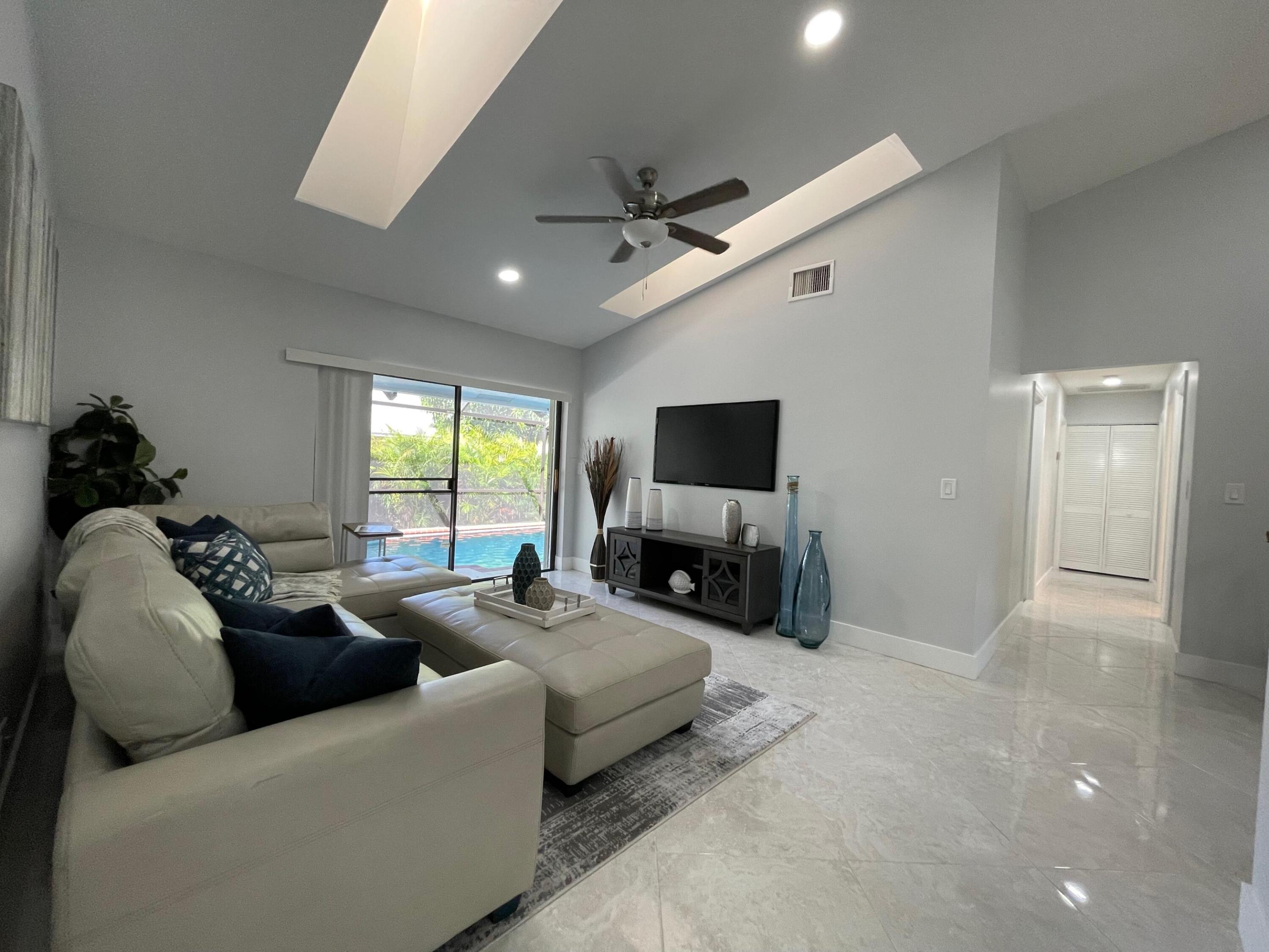 7619 W Country Club Boulevard