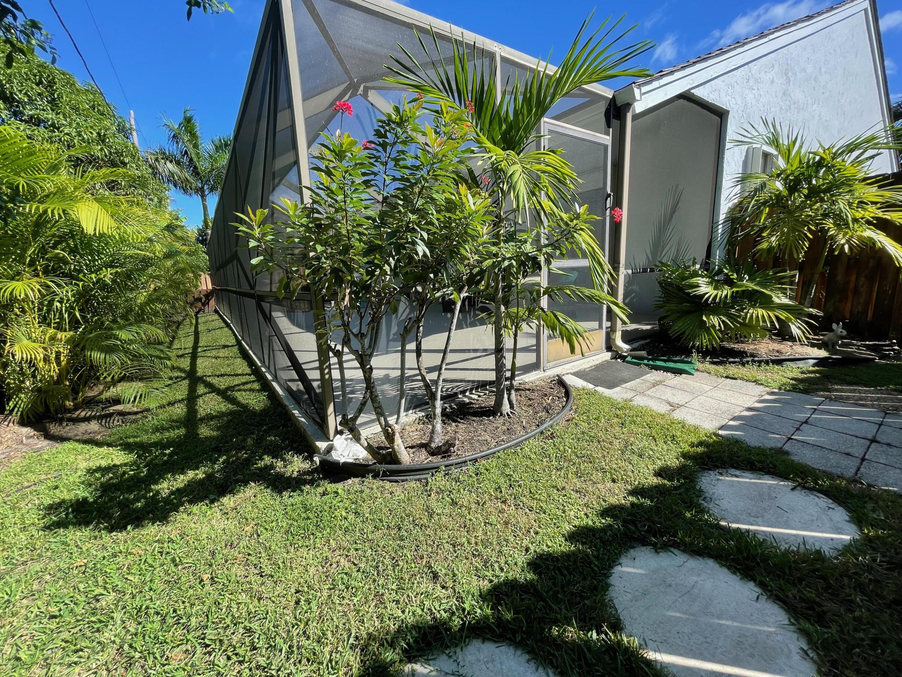 7619 W Country Club Boulevard