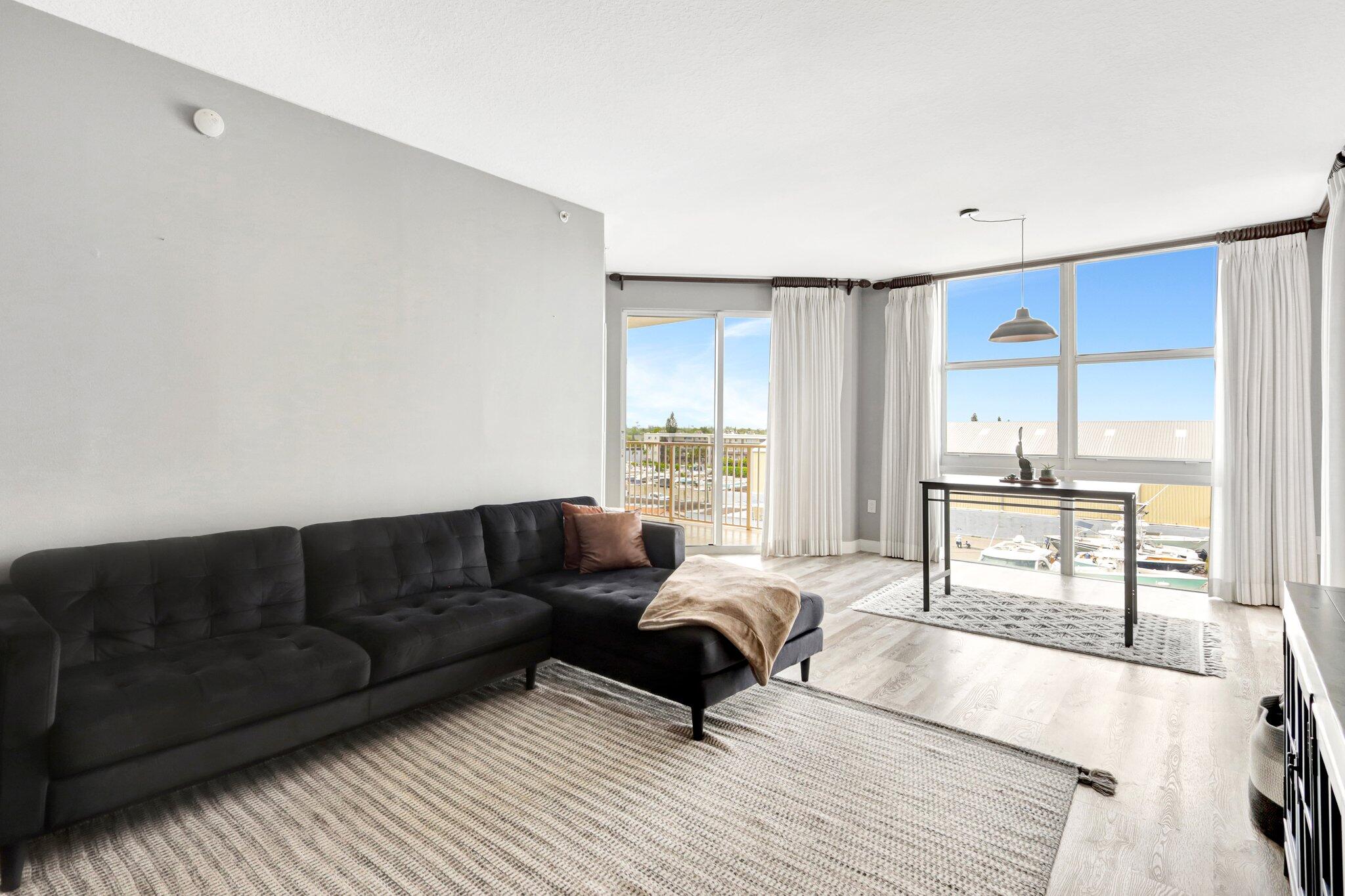 806 E Windward Way 507