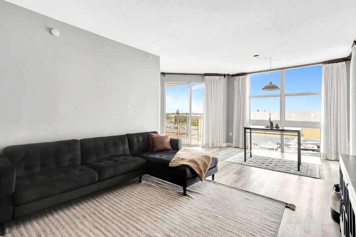 806 E Windward Way 507