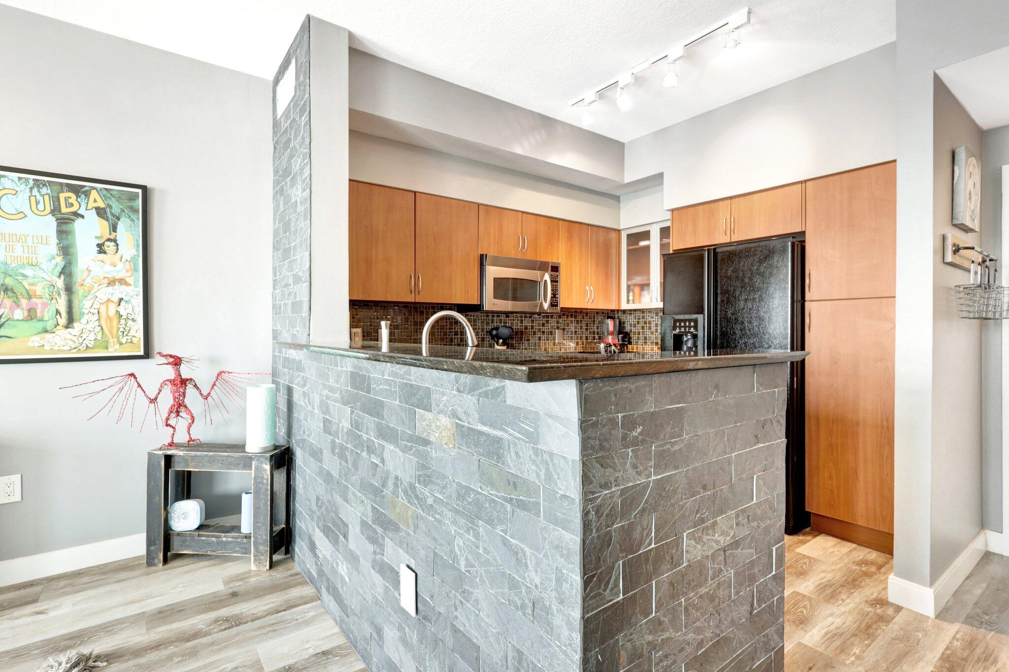 806 E Windward Way 507