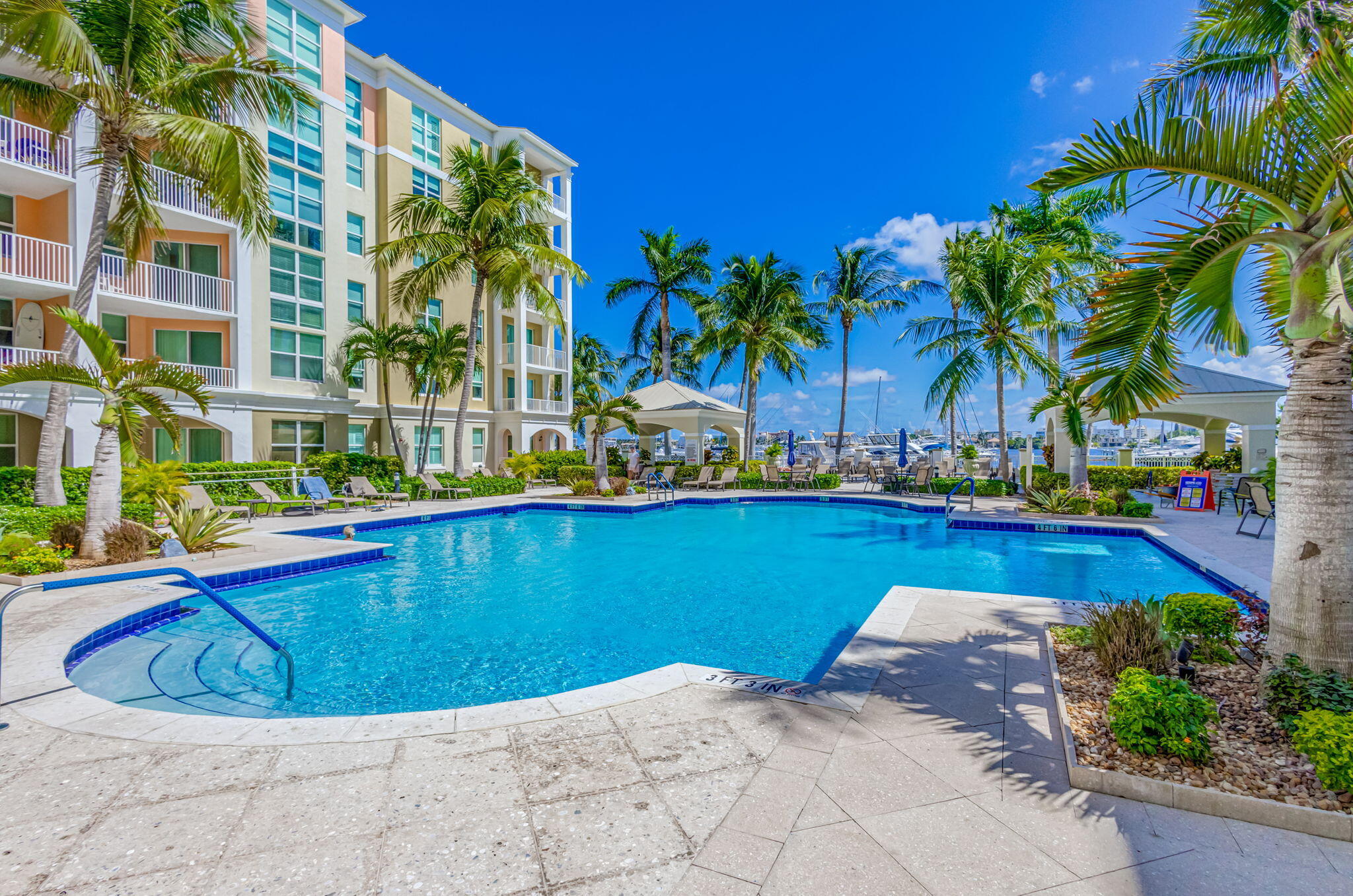 806 E Windward Way 507