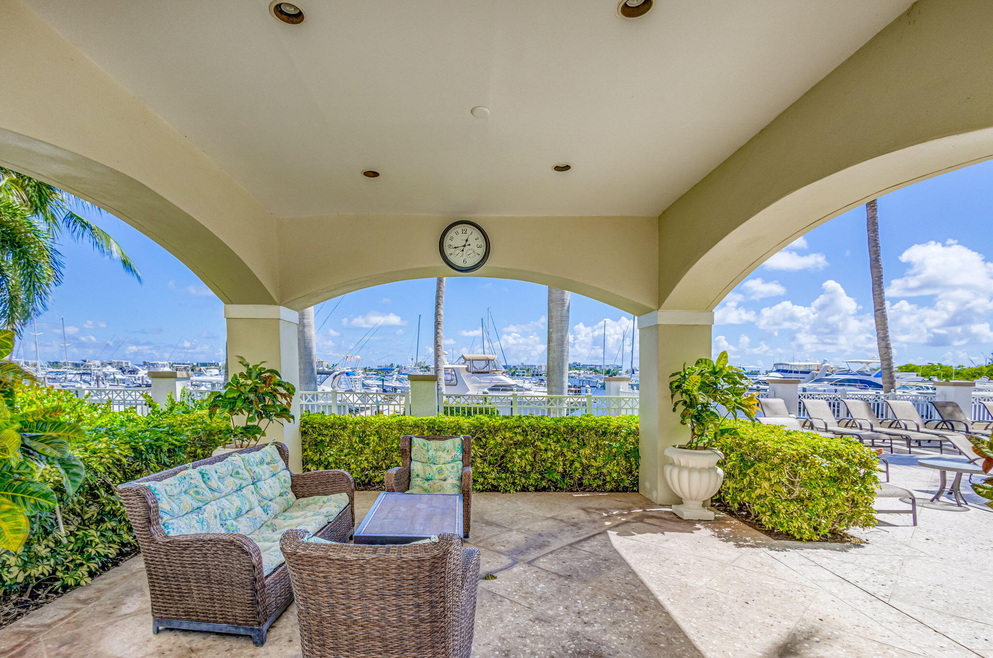 806 E Windward Way 507