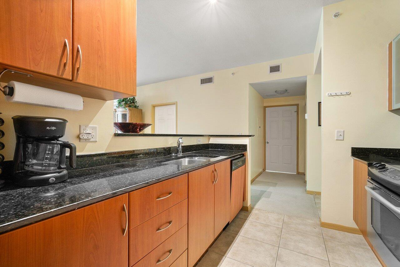 806 E Windward Way, 315, Lantana Unit: 315
