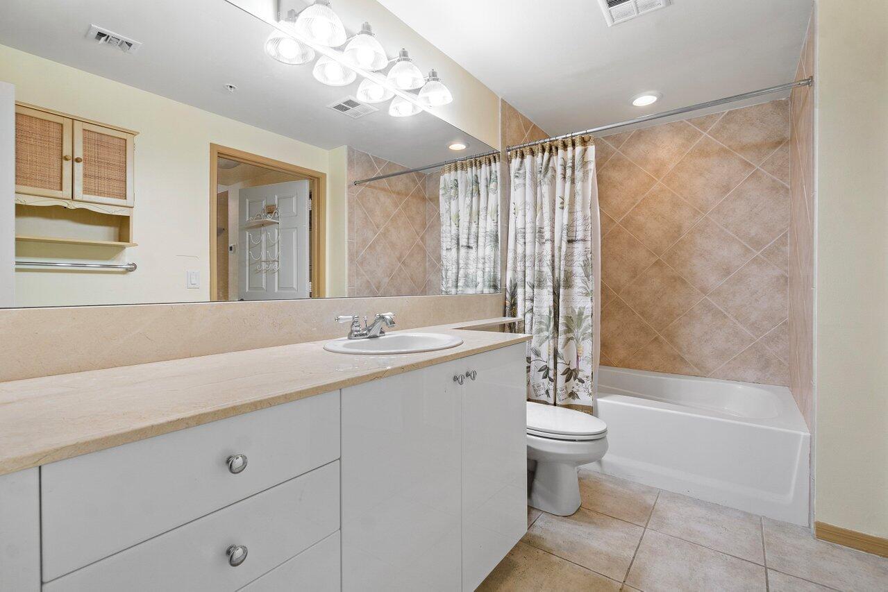 806 E Windward Way, 315, Lantana Unit: 315