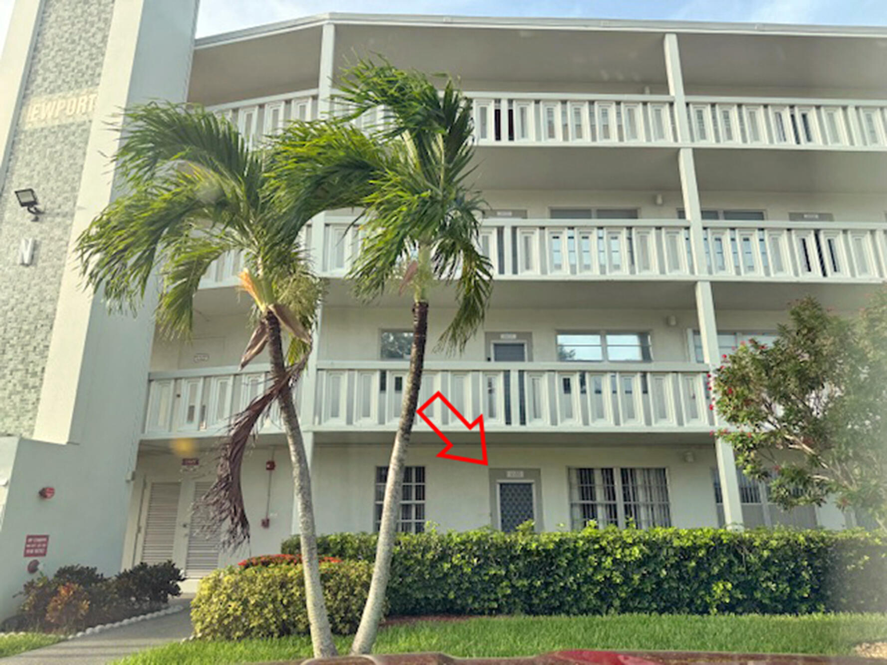 1055 Newport N