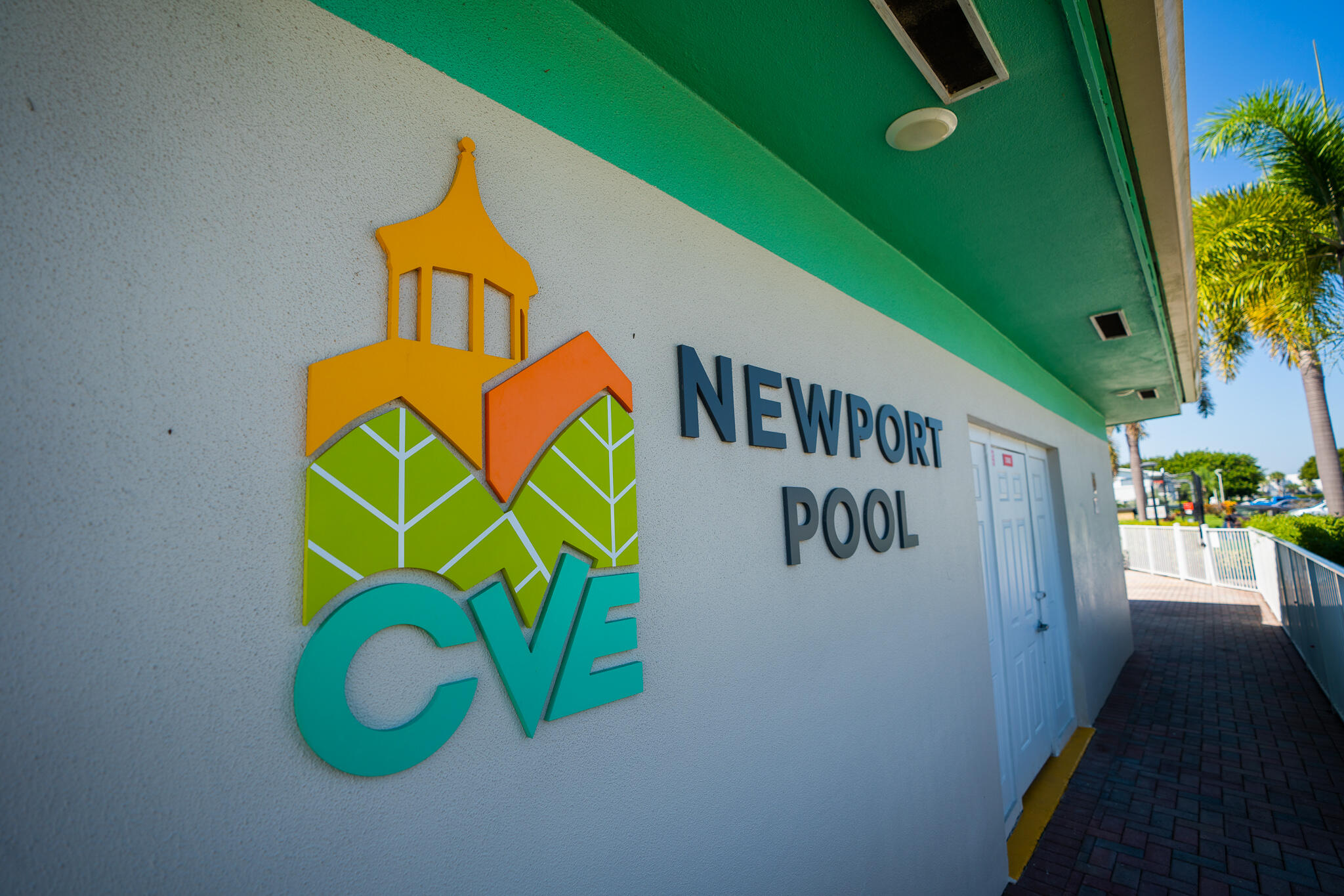 1055 Newport N