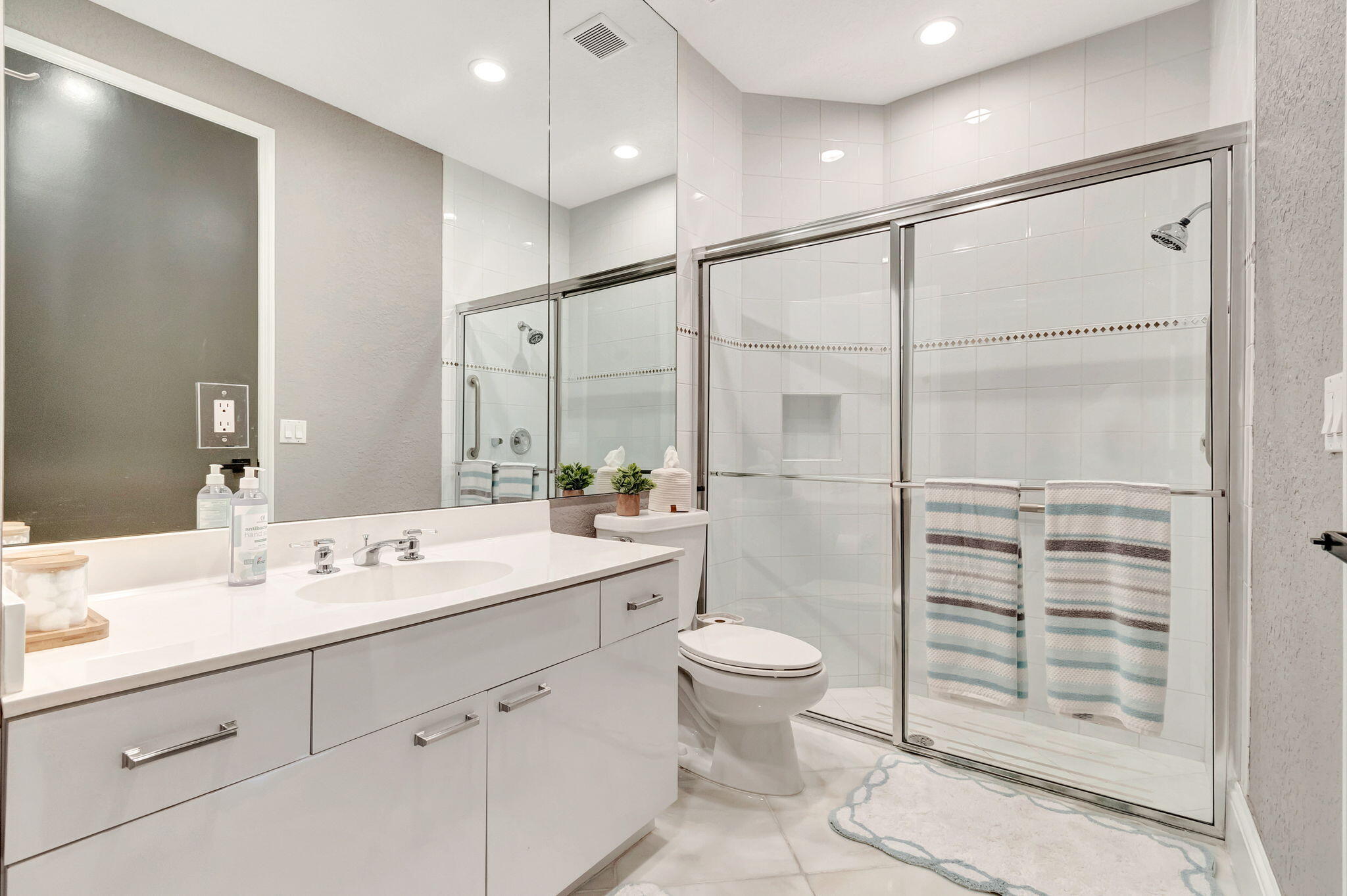 4872 Bocaire Boulevard