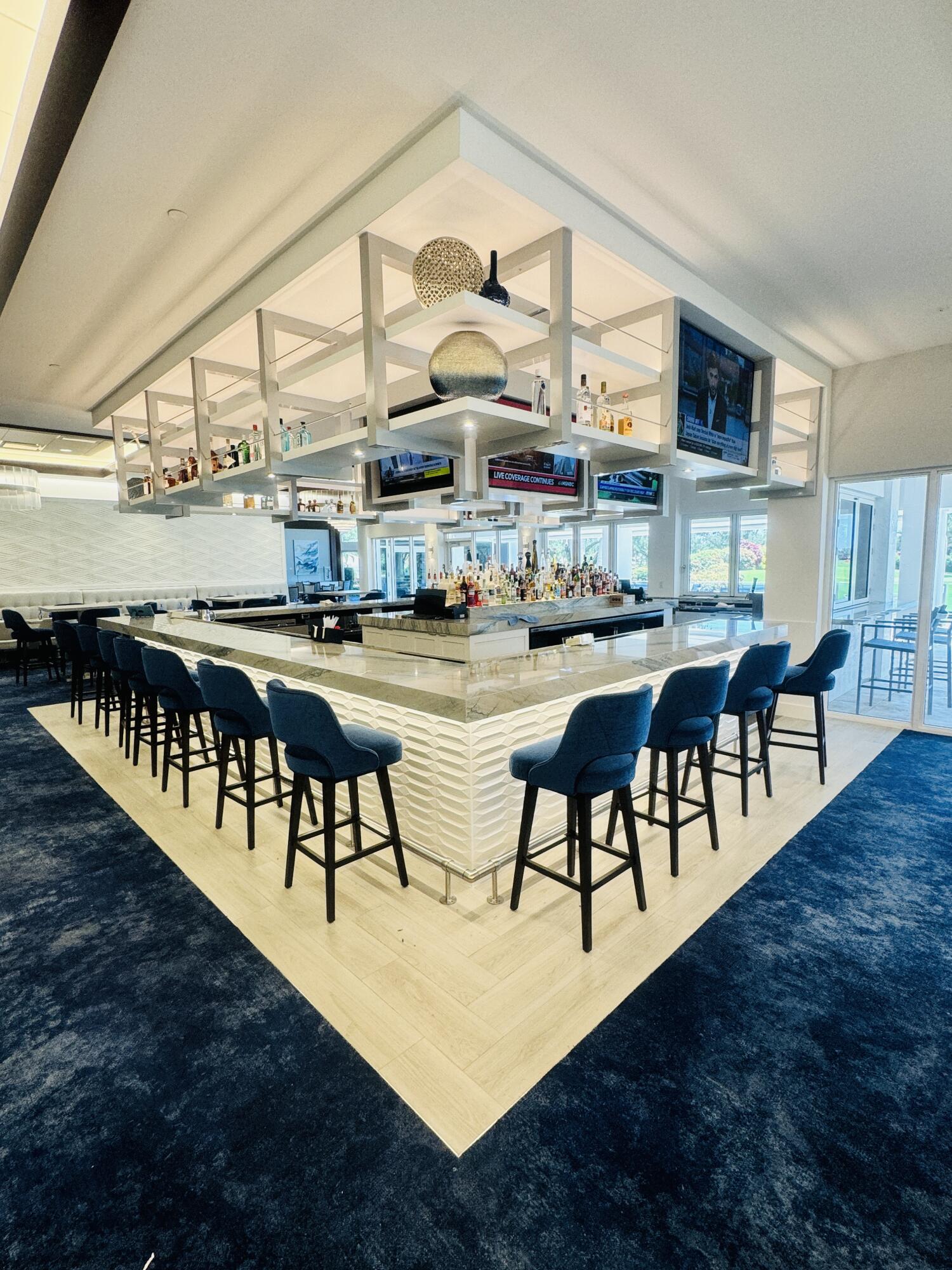 4872 Bocaire Boulevard