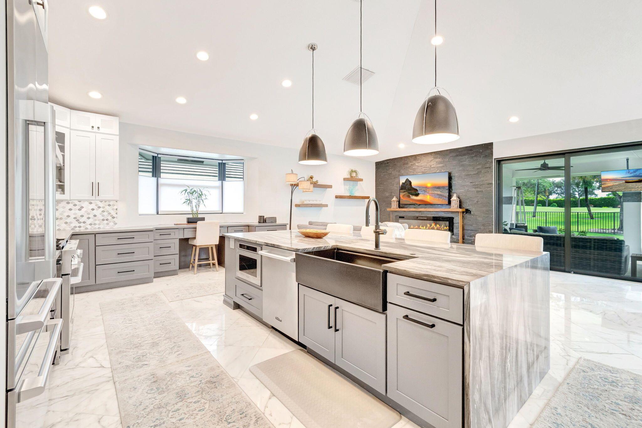 4872 Bocaire Boulevard