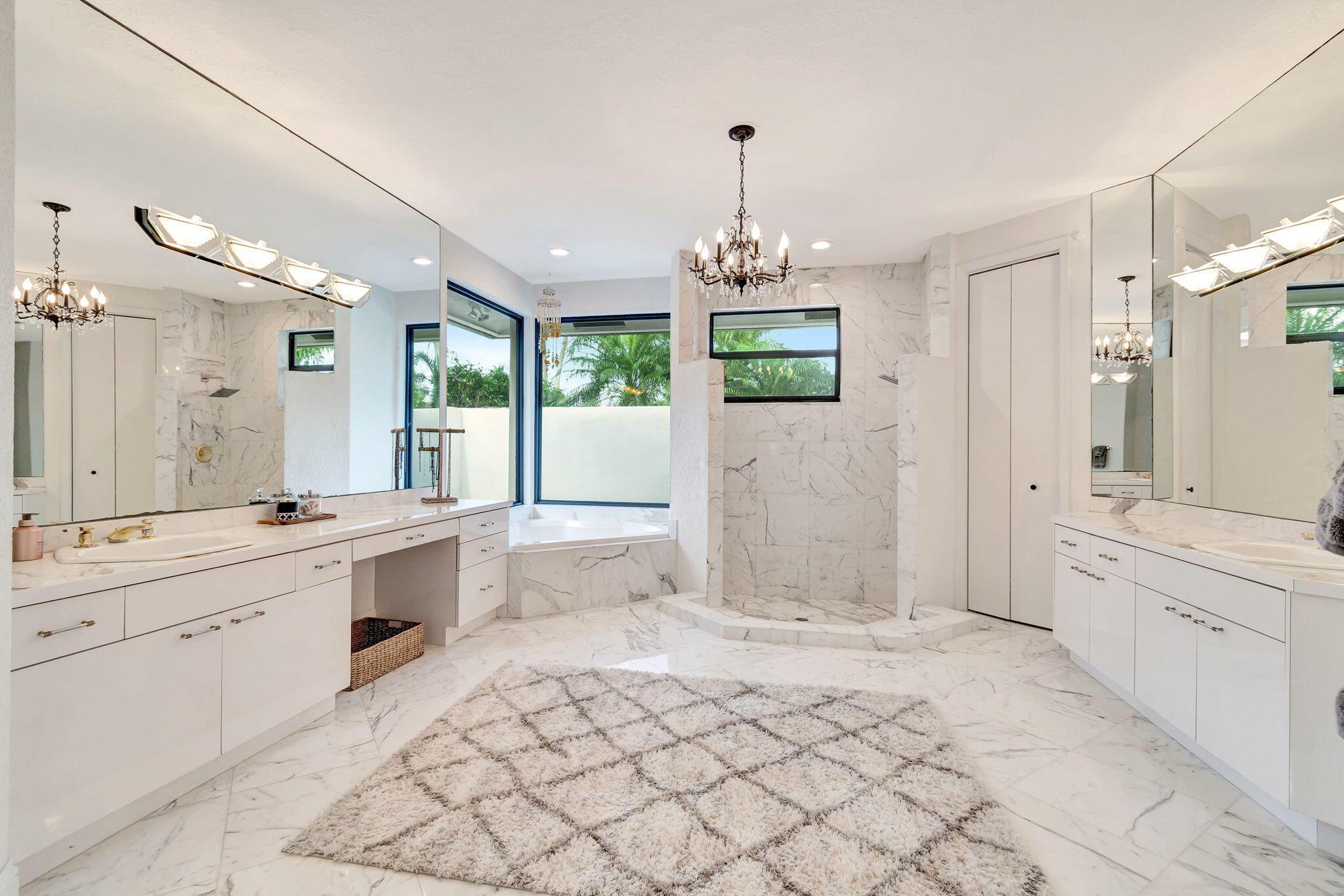 4872 Bocaire Boulevard