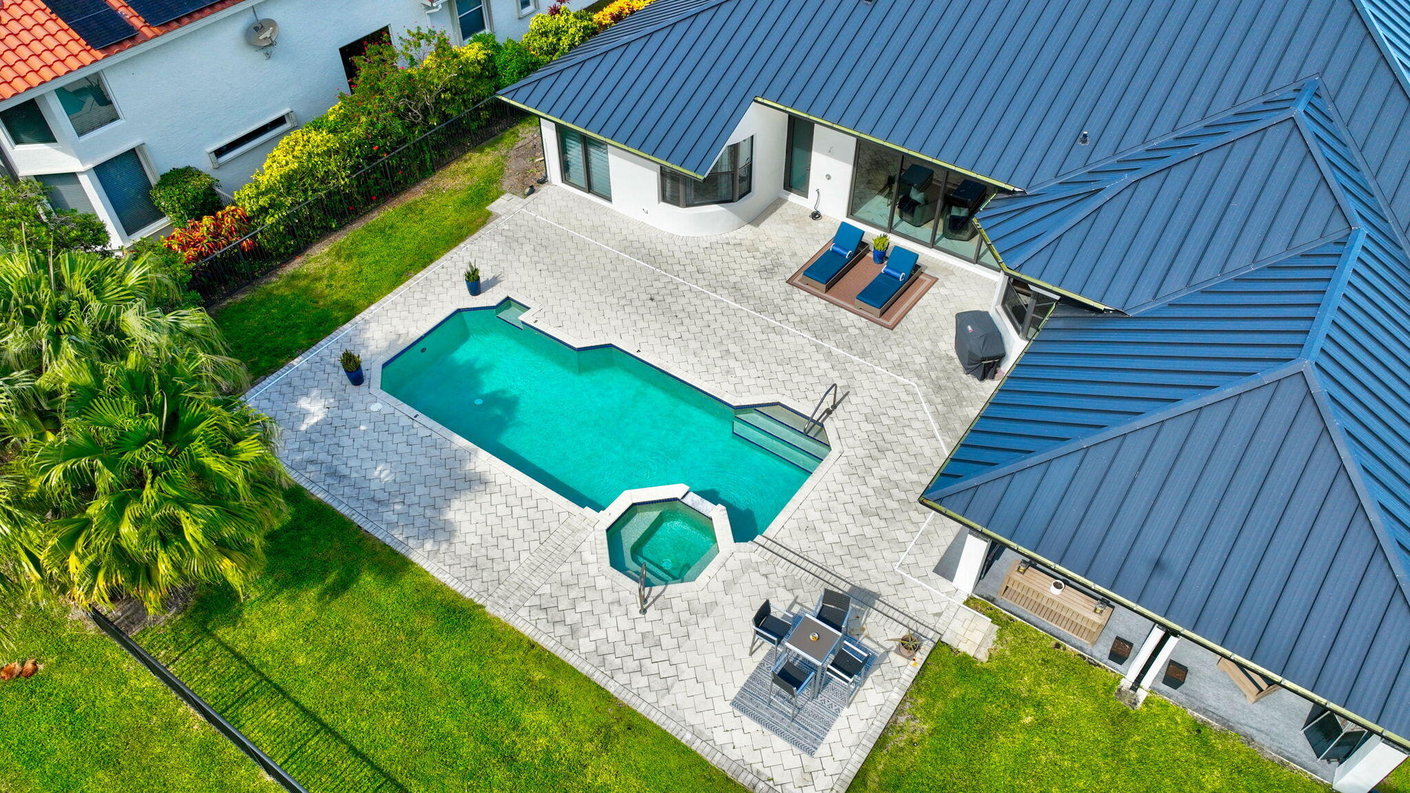 4872 Bocaire Boulevard