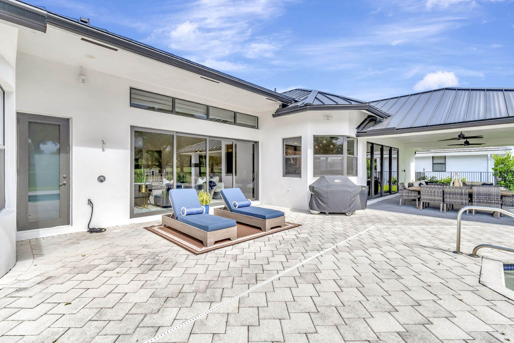 4872 Bocaire Boulevard