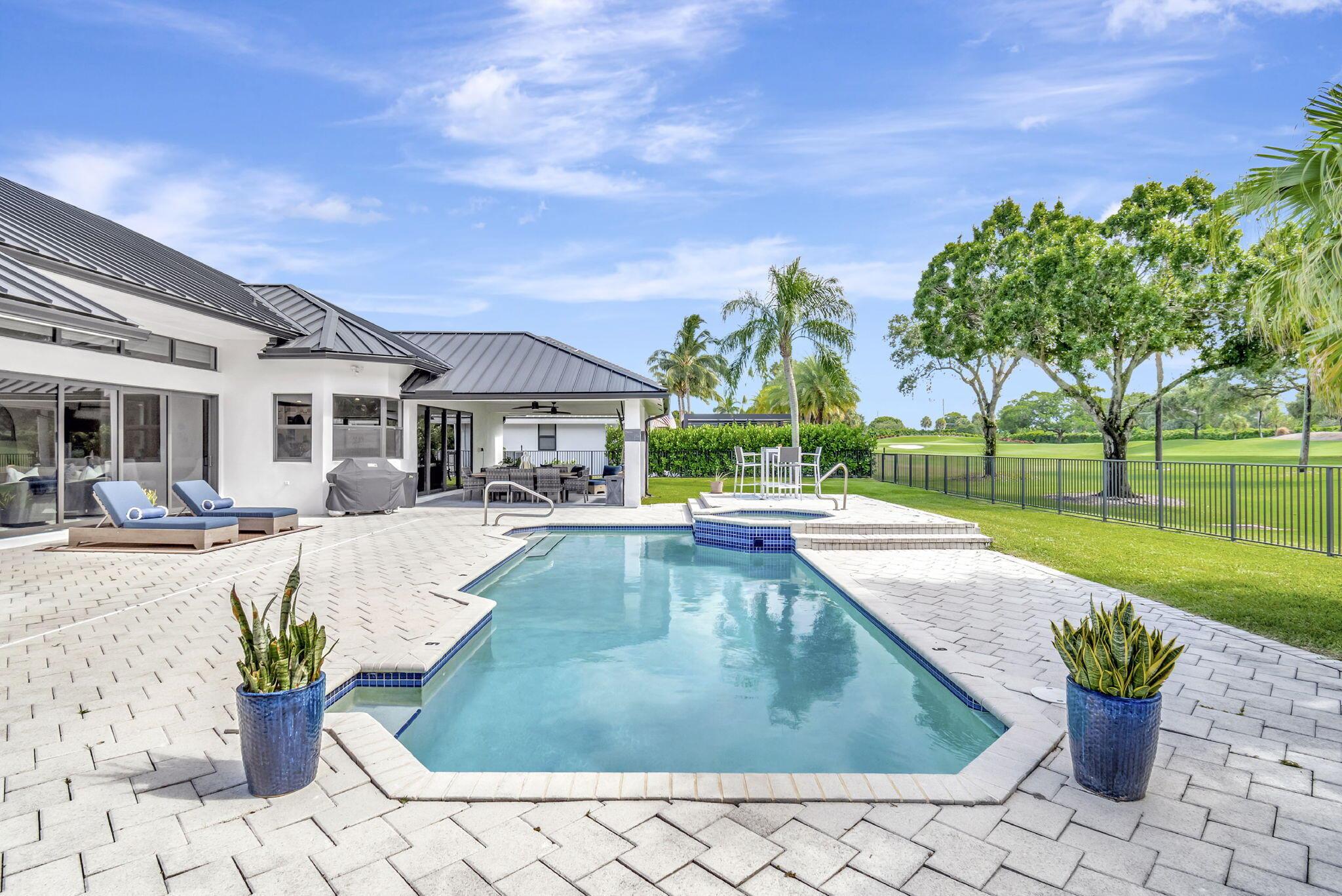 4872 Bocaire Boulevard