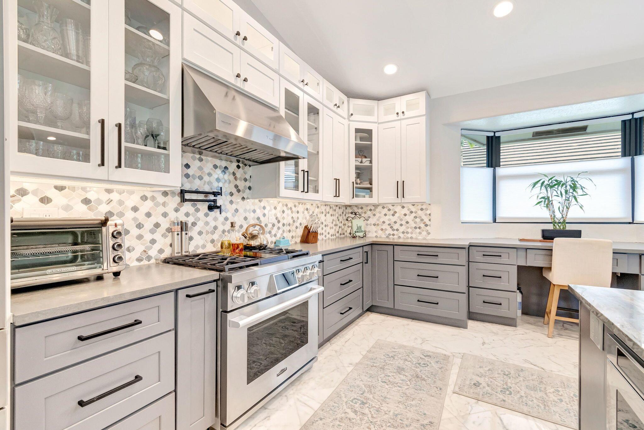 4872 Bocaire Boulevard