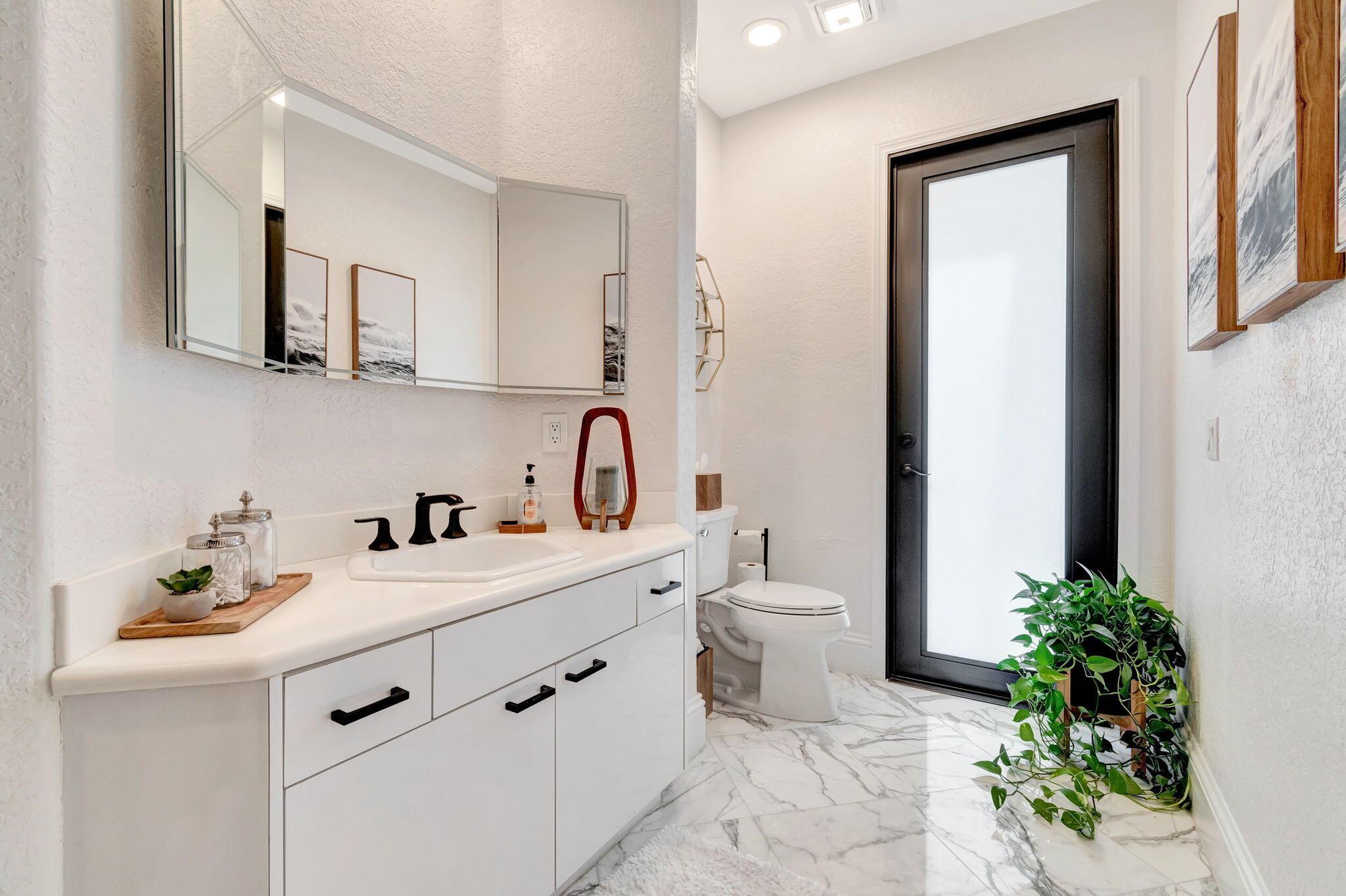 4872 Bocaire Boulevard