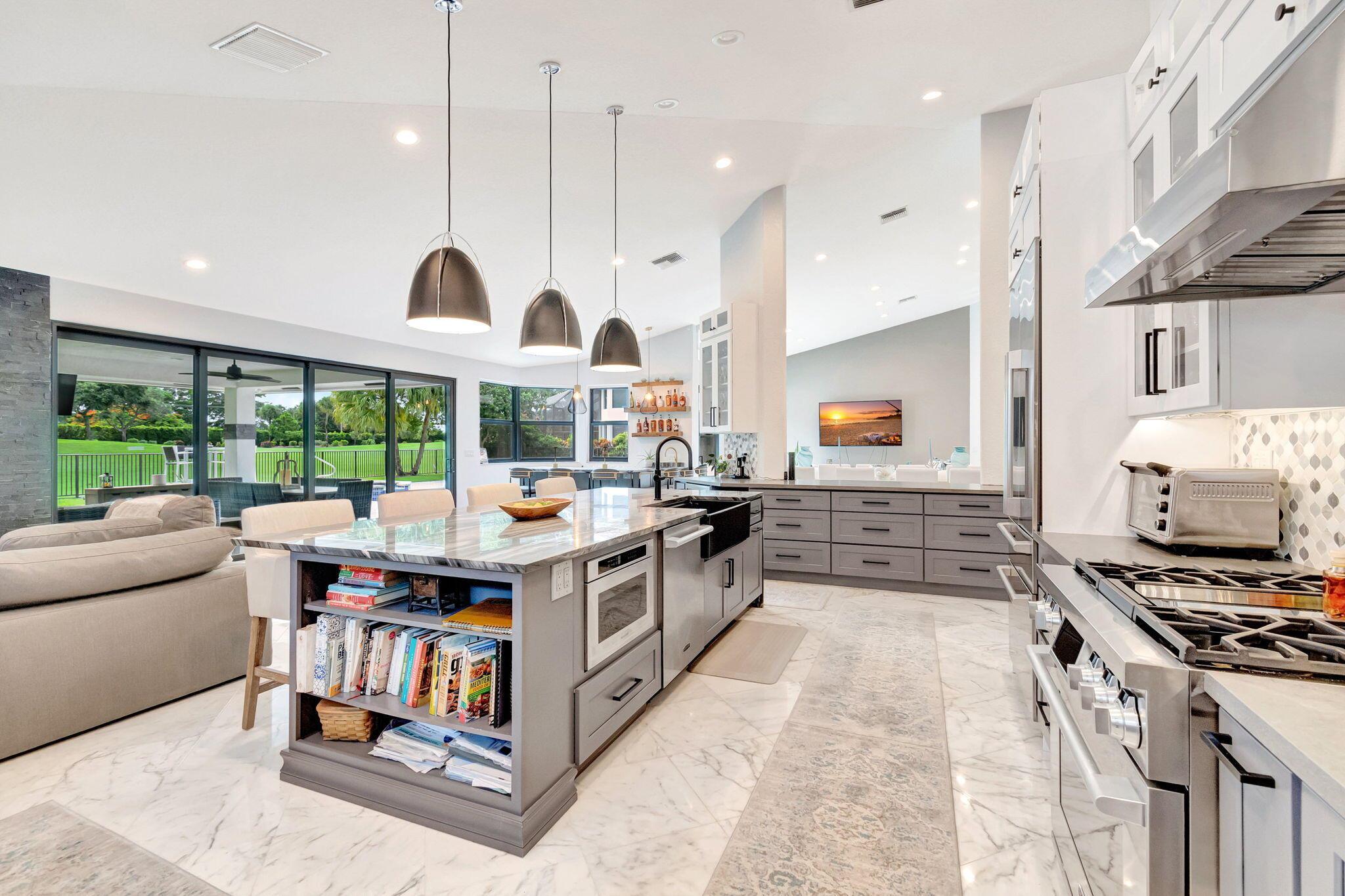 4872 Bocaire Boulevard