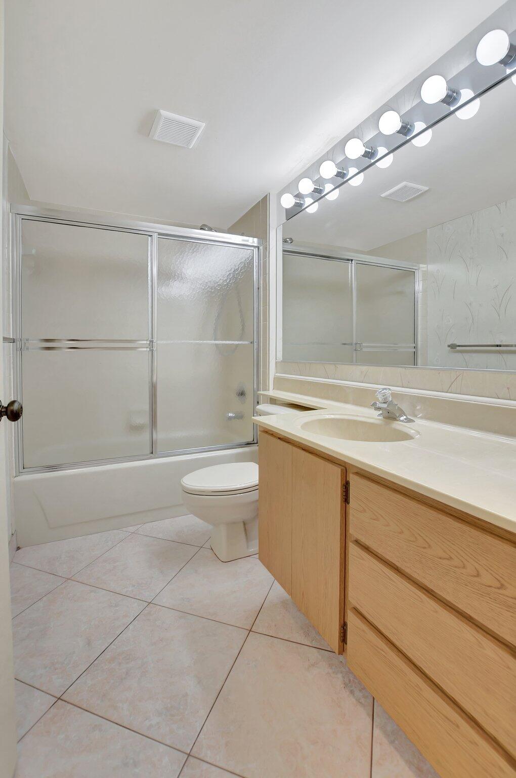 6145 Balboa Circle 405