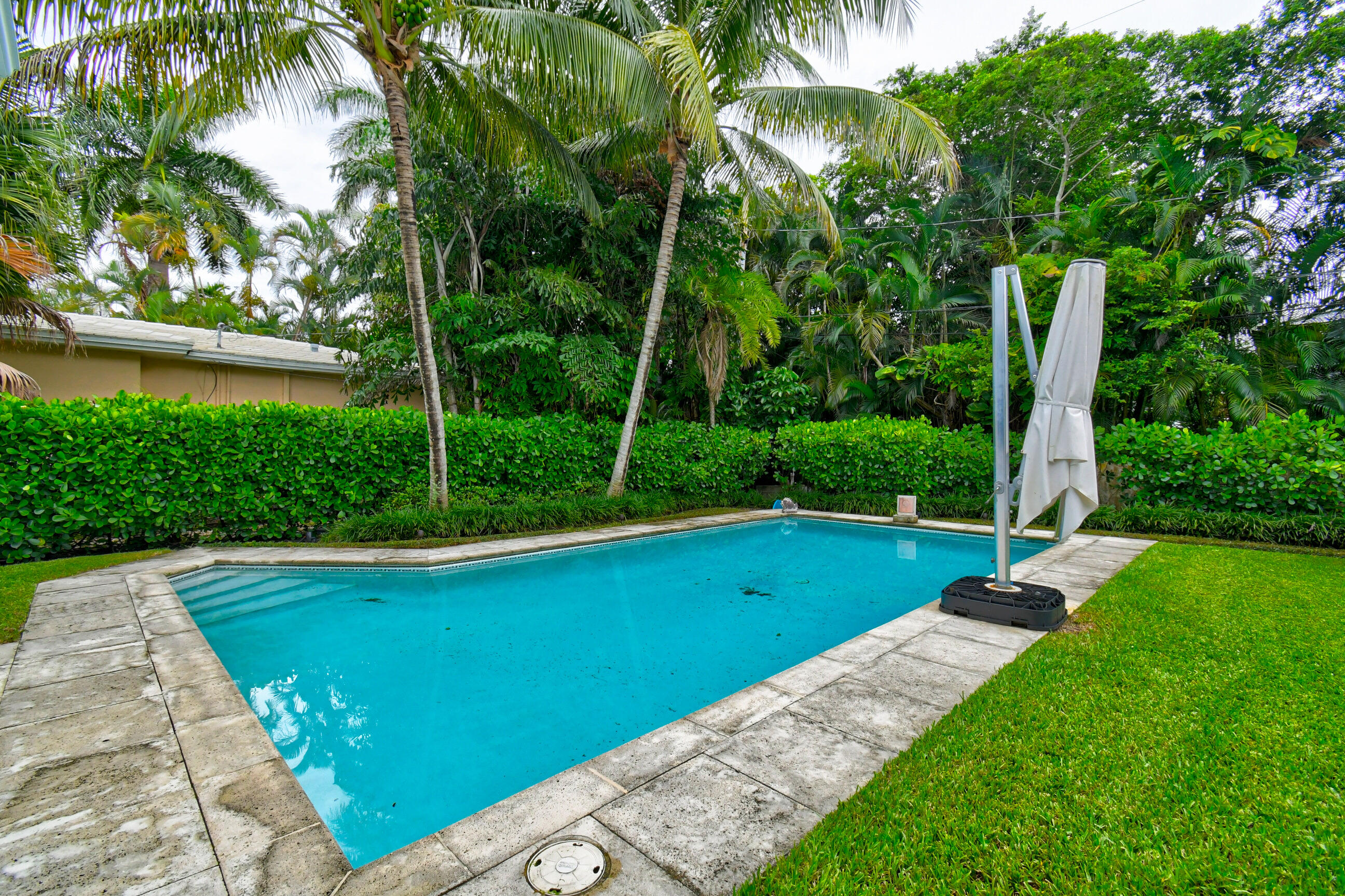 1110 Seaspray Avenue