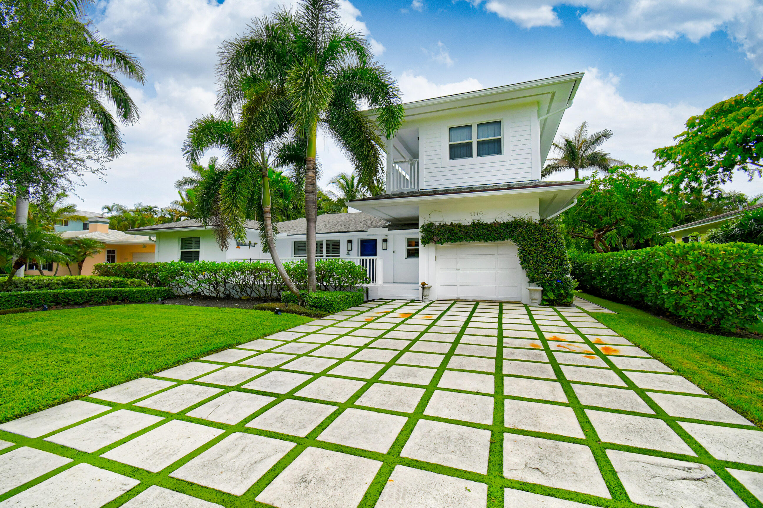 1110 Seaspray Avenue