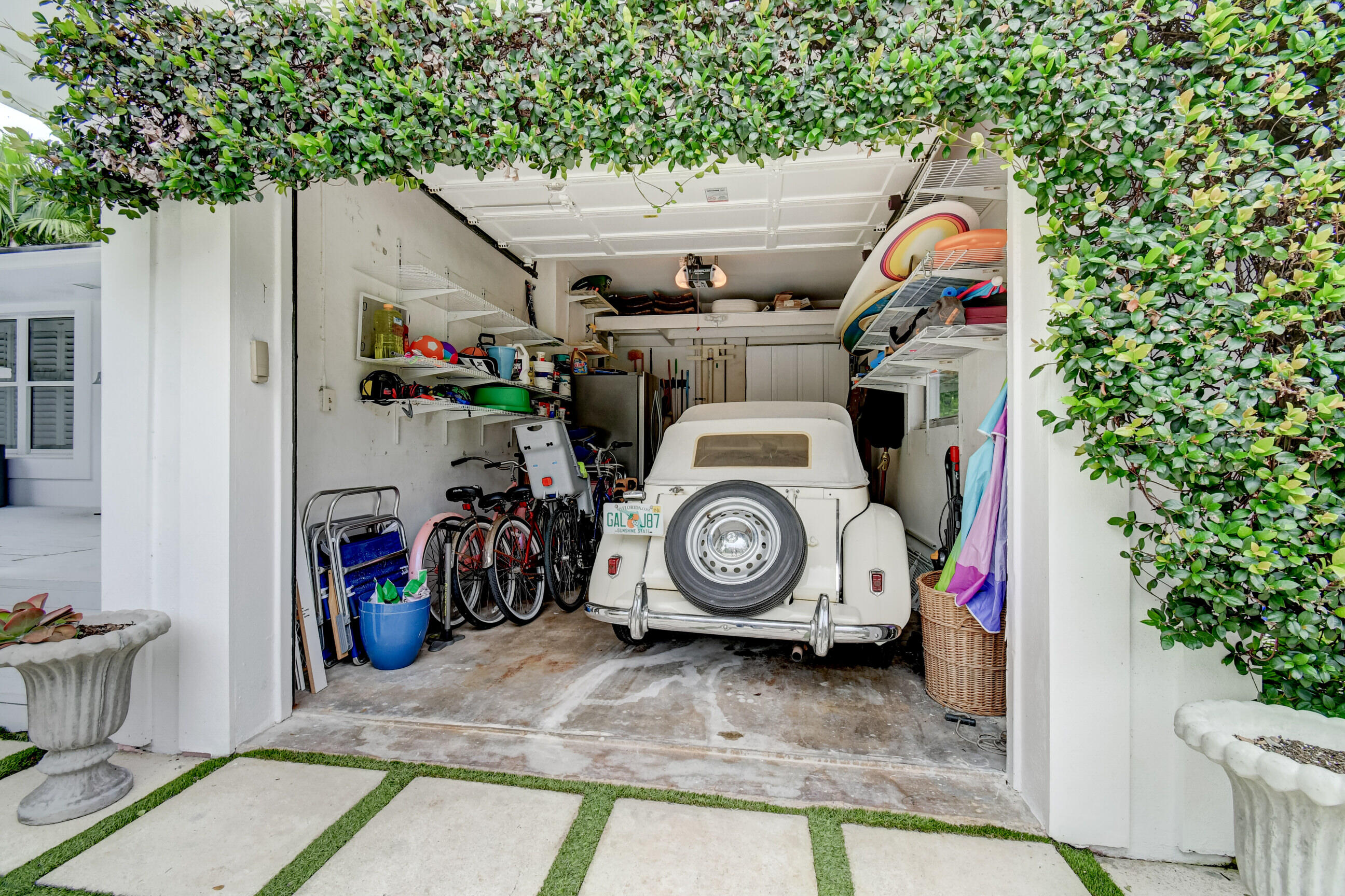 1110 Seaspray Avenue