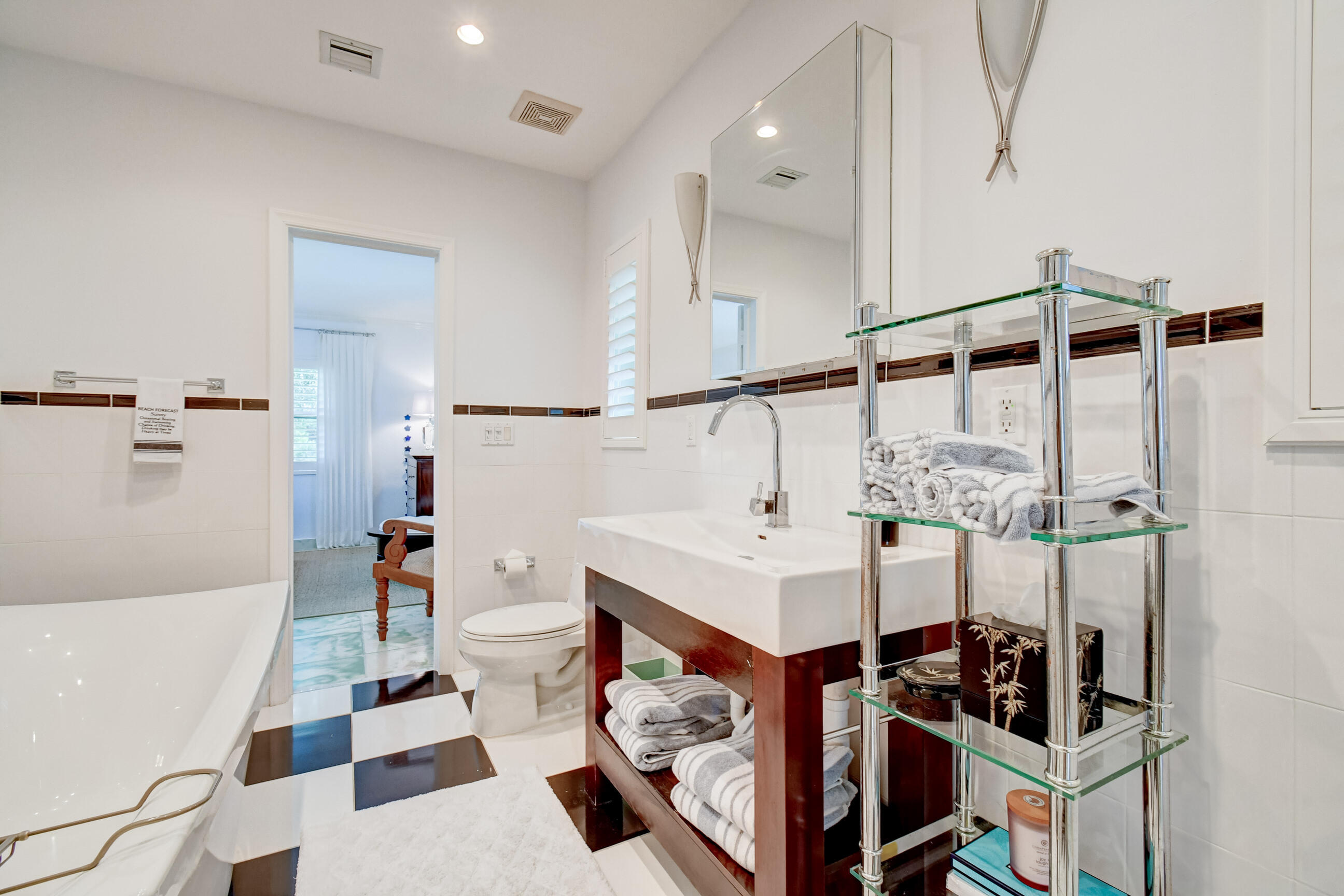 1110 Seaspray Avenue