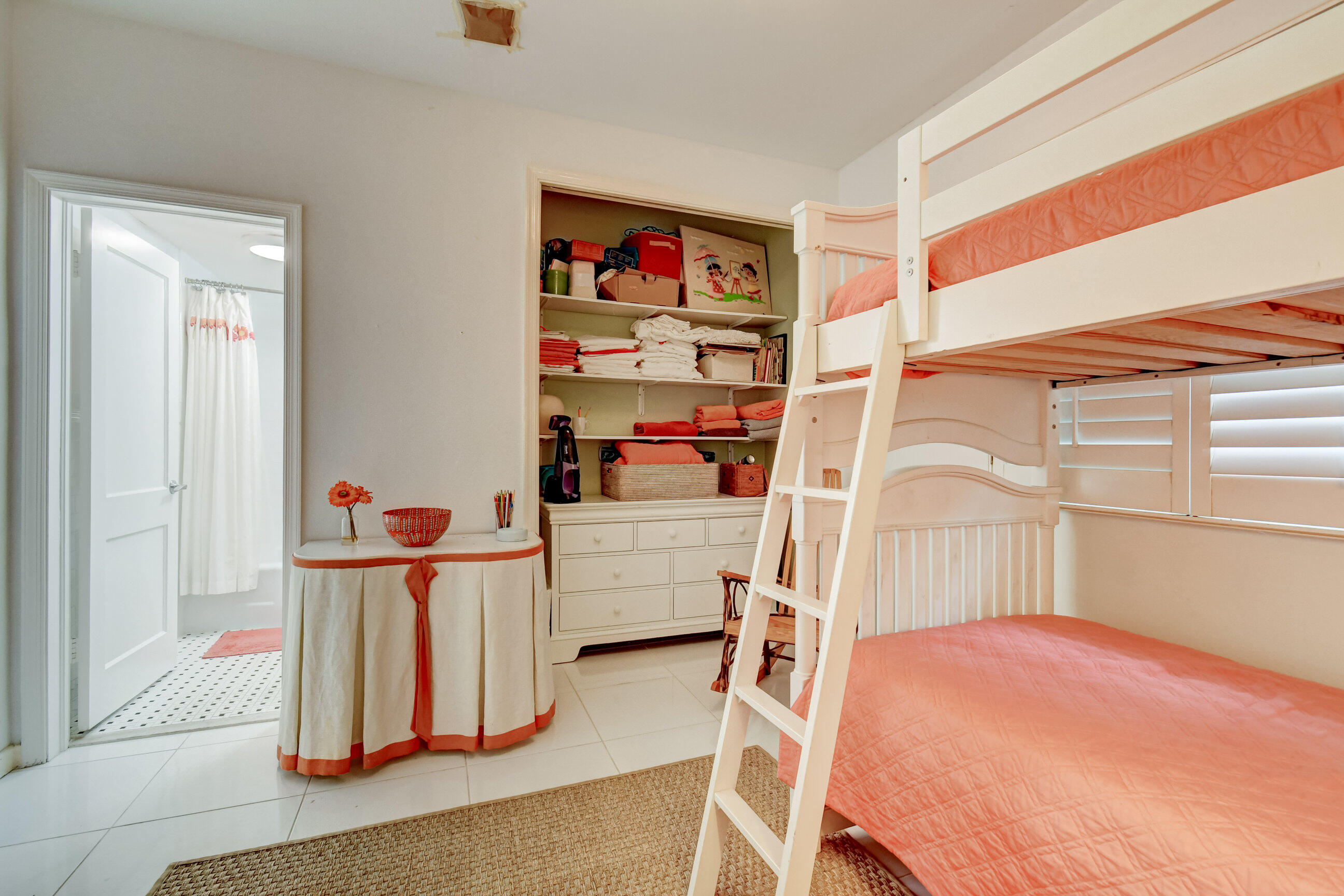 1110 Seaspray Avenue