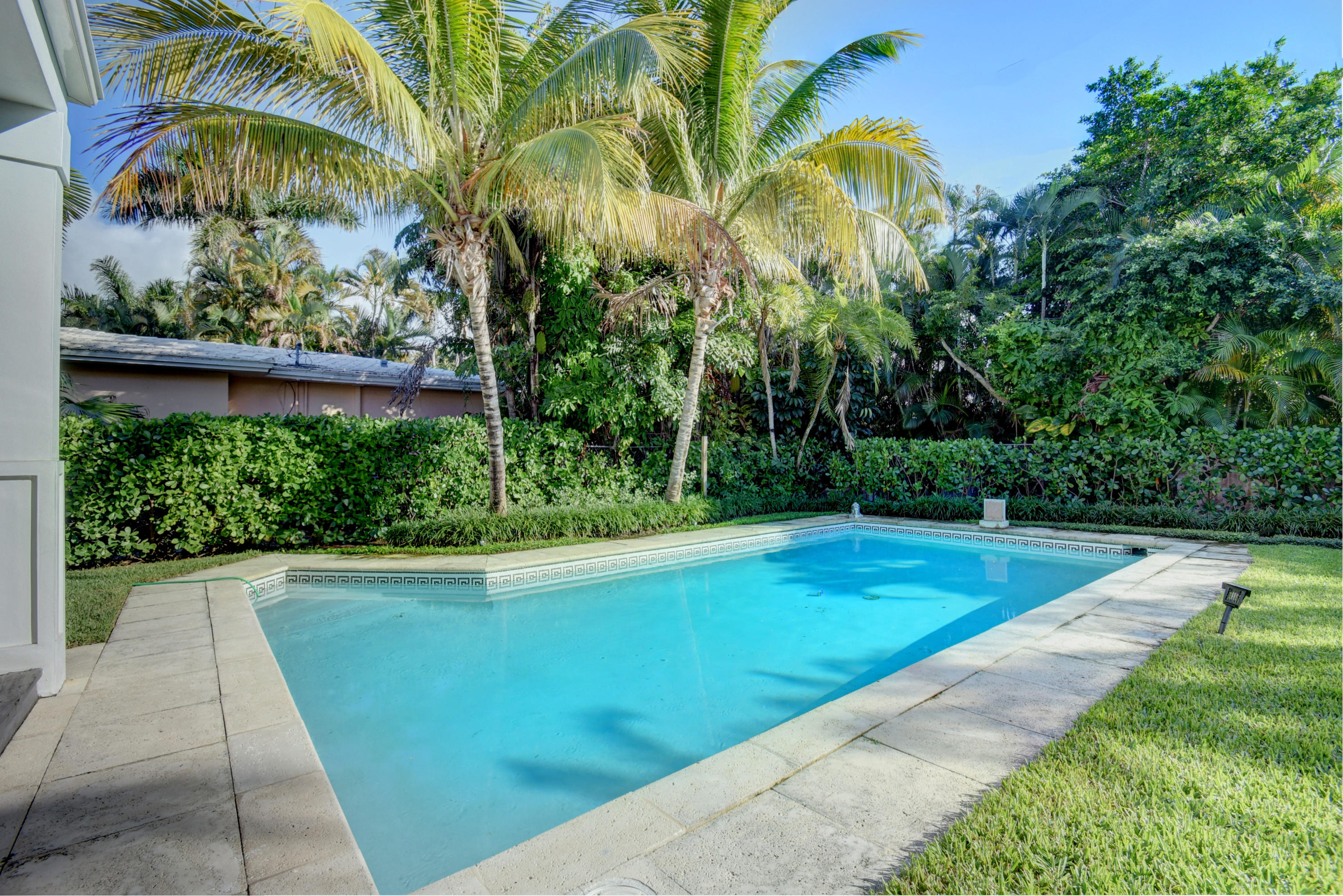 1110 Seaspray Avenue