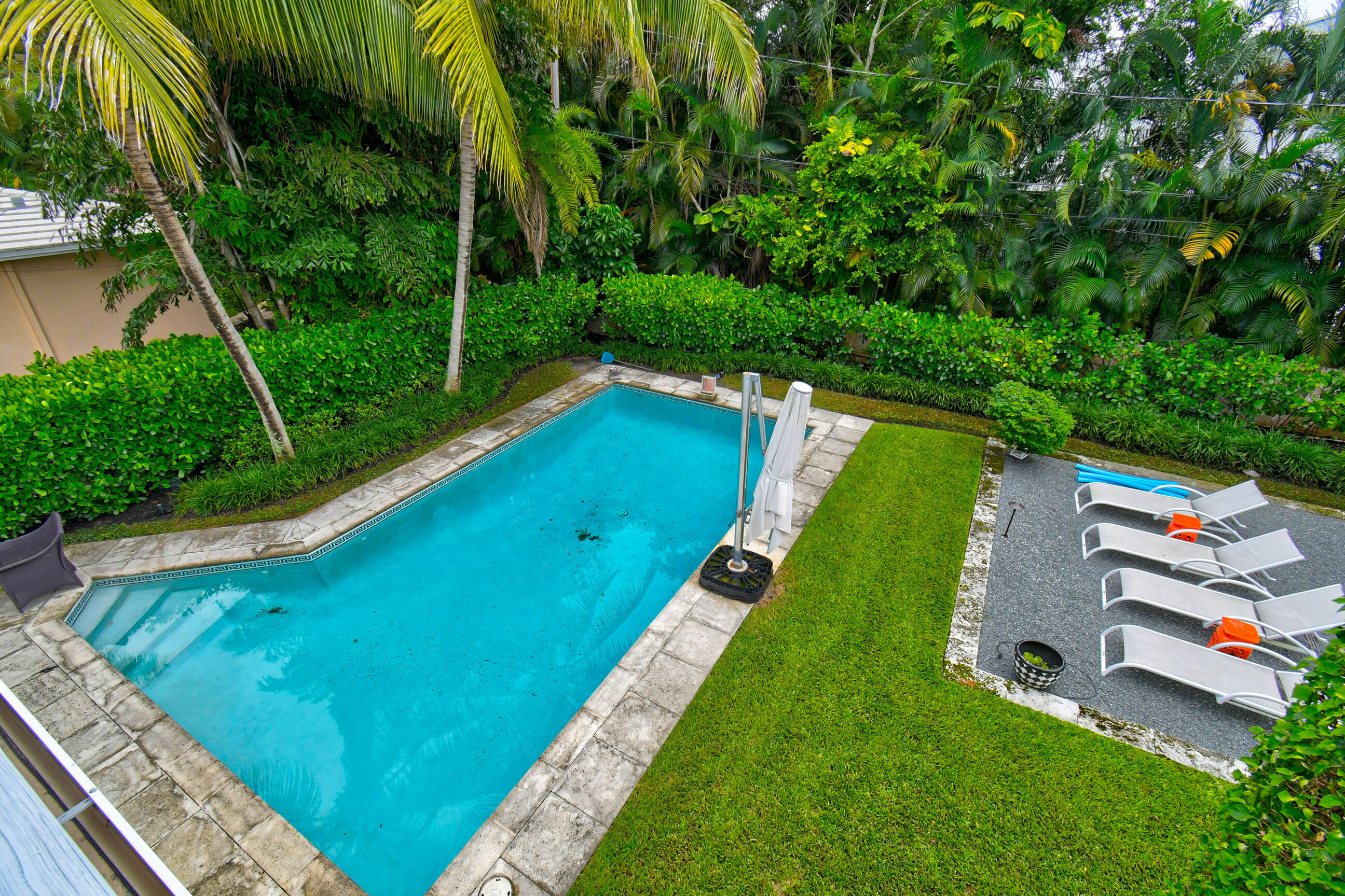 1110 Seaspray Avenue