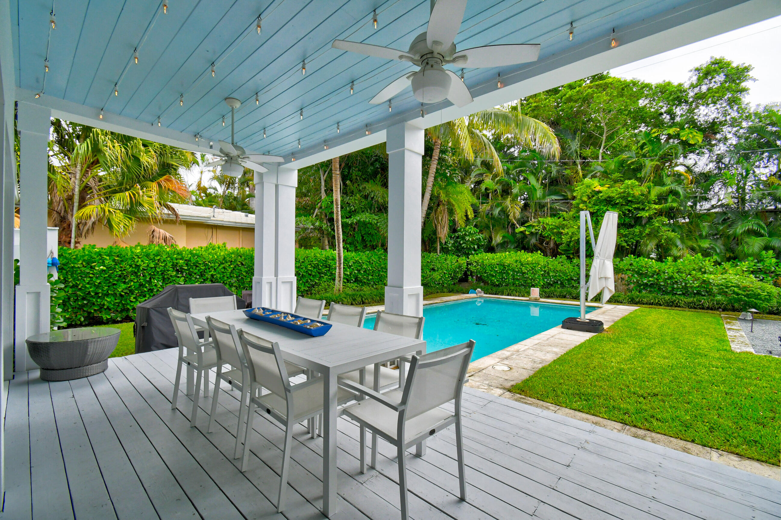 1110 Seaspray Avenue