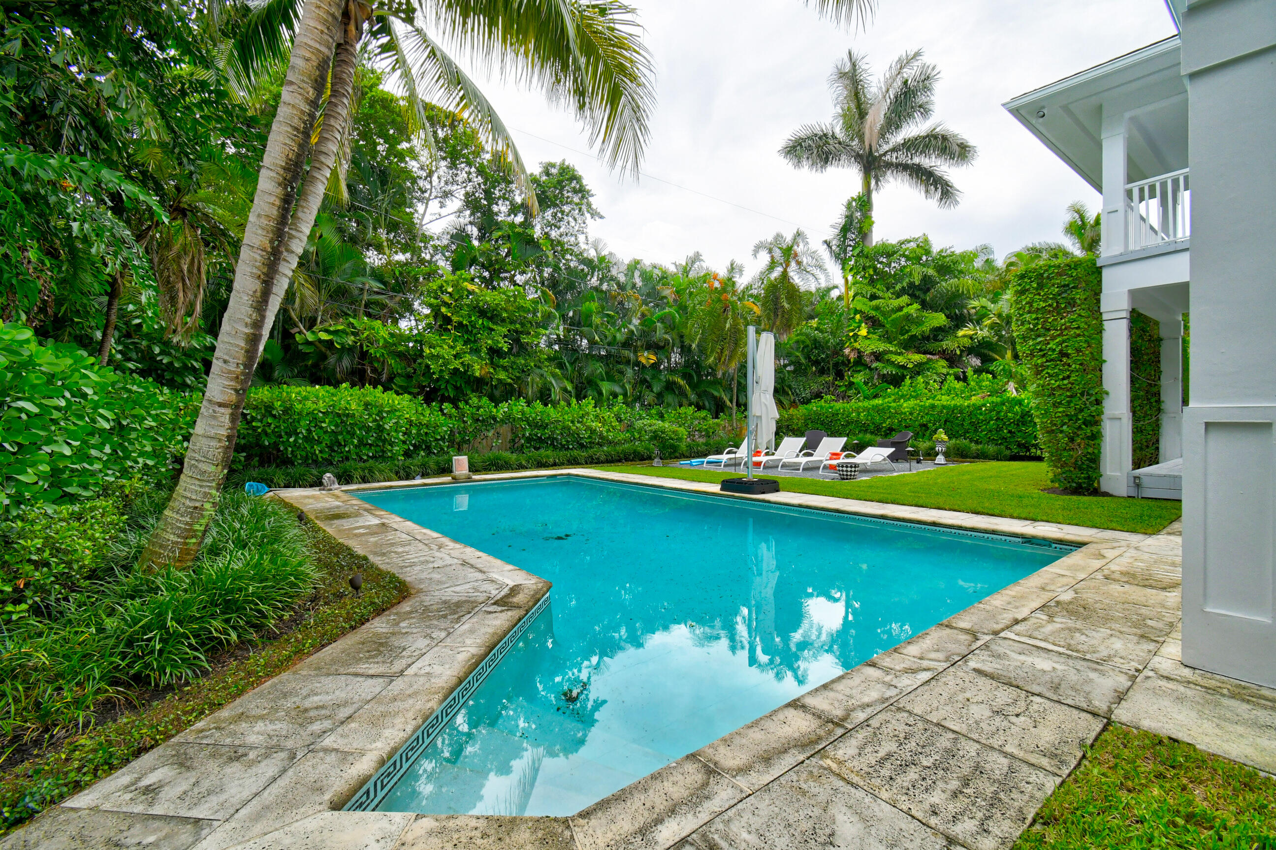 1110 Seaspray Avenue