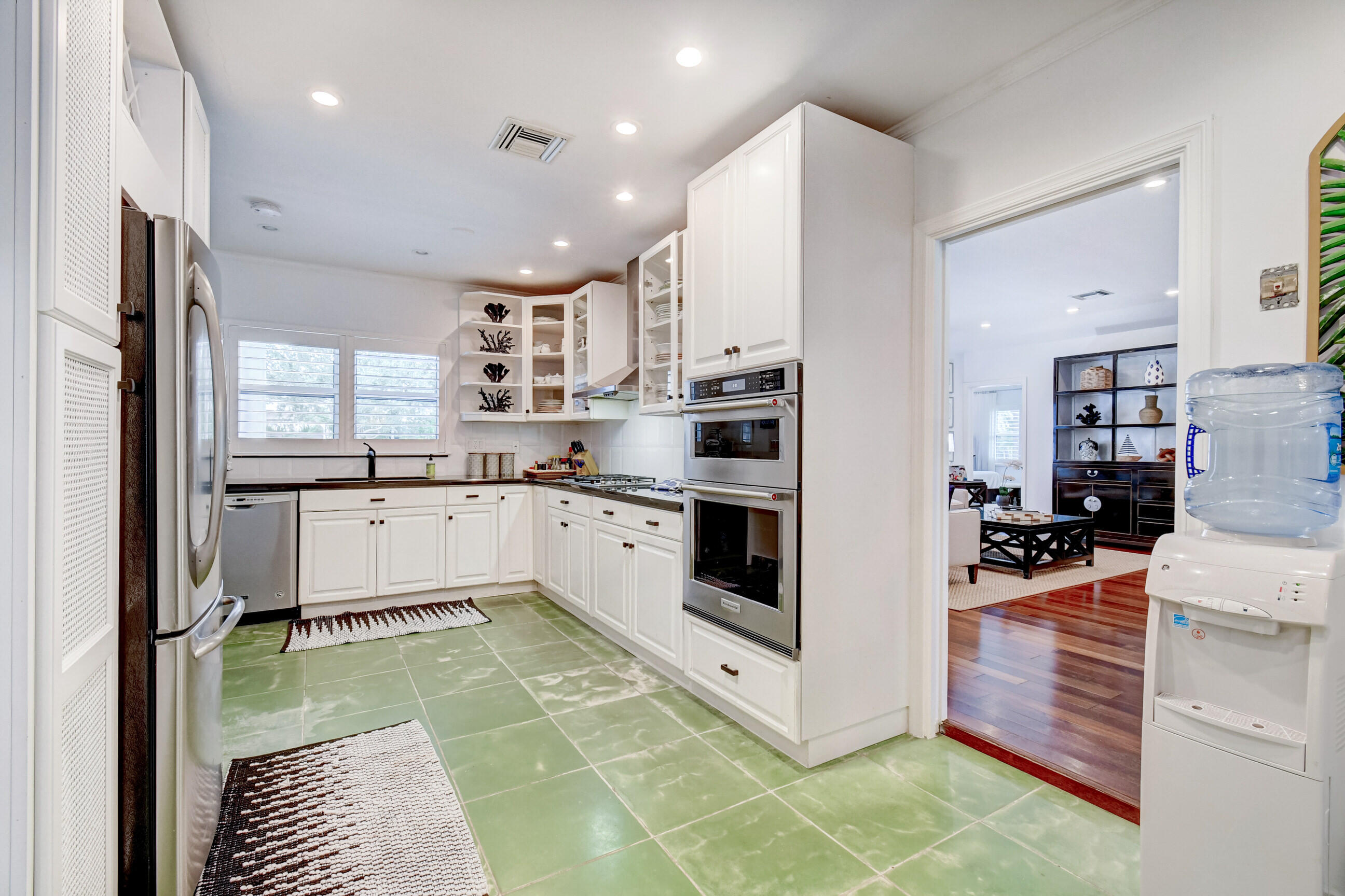 1110 Seaspray Avenue