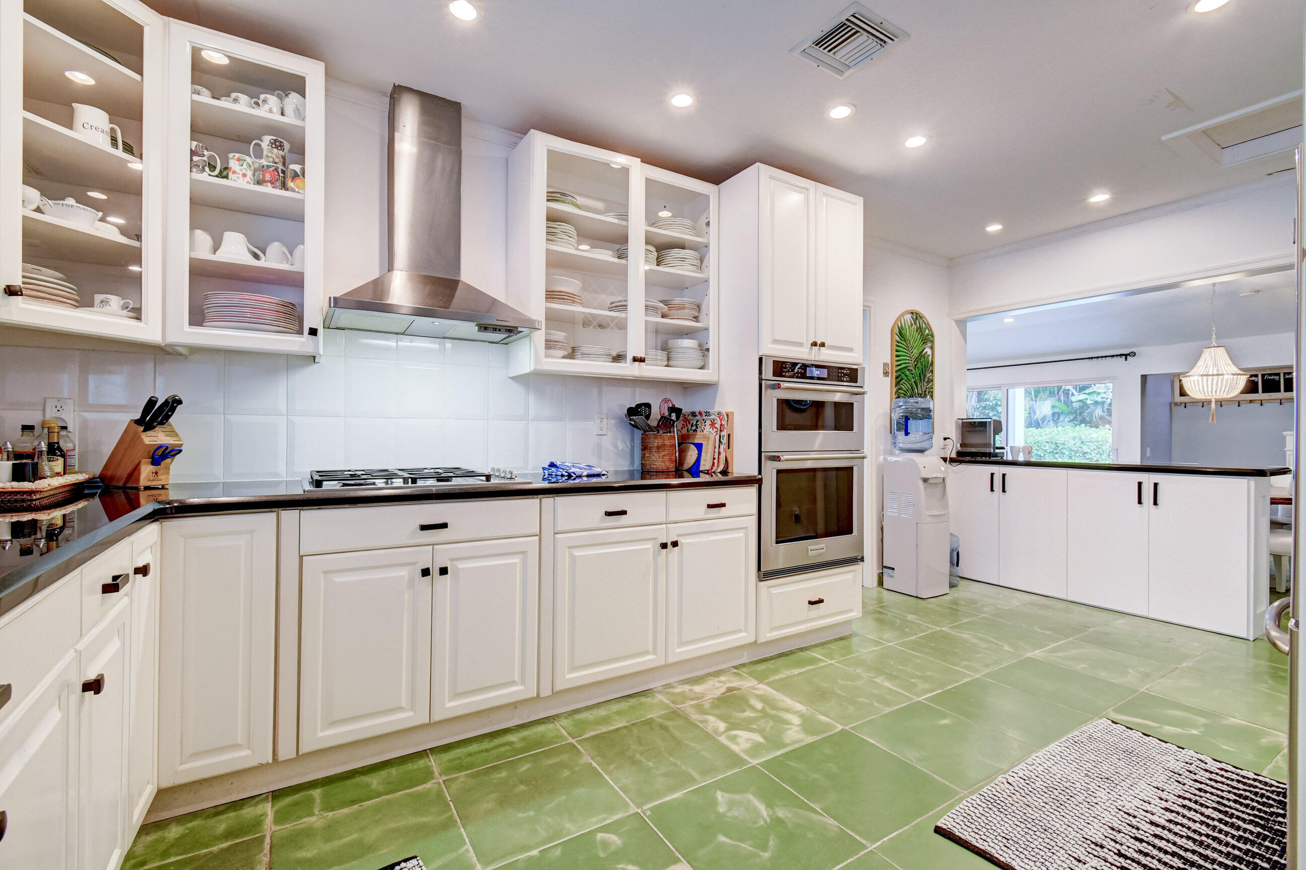 1110 Seaspray Avenue