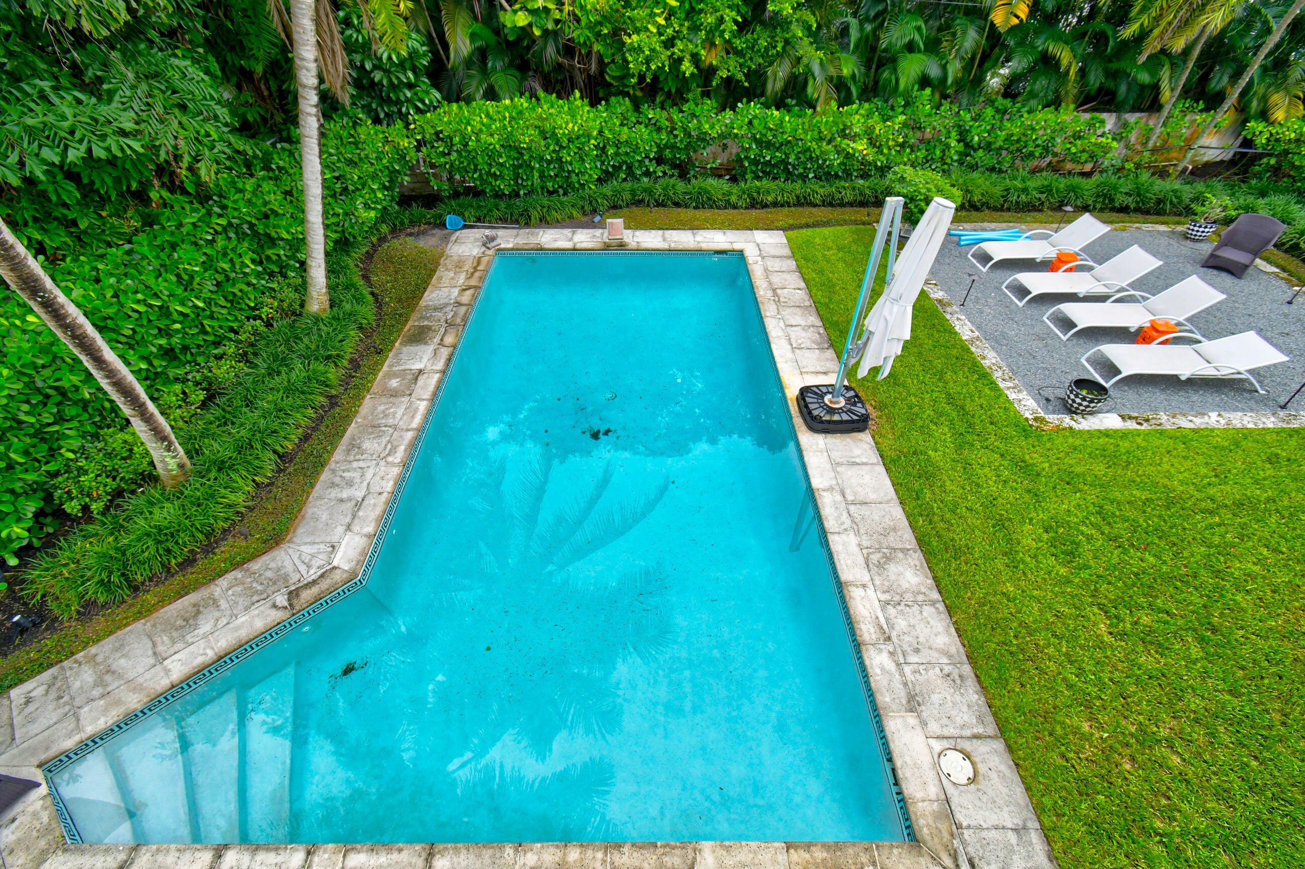 1110 Seaspray Avenue