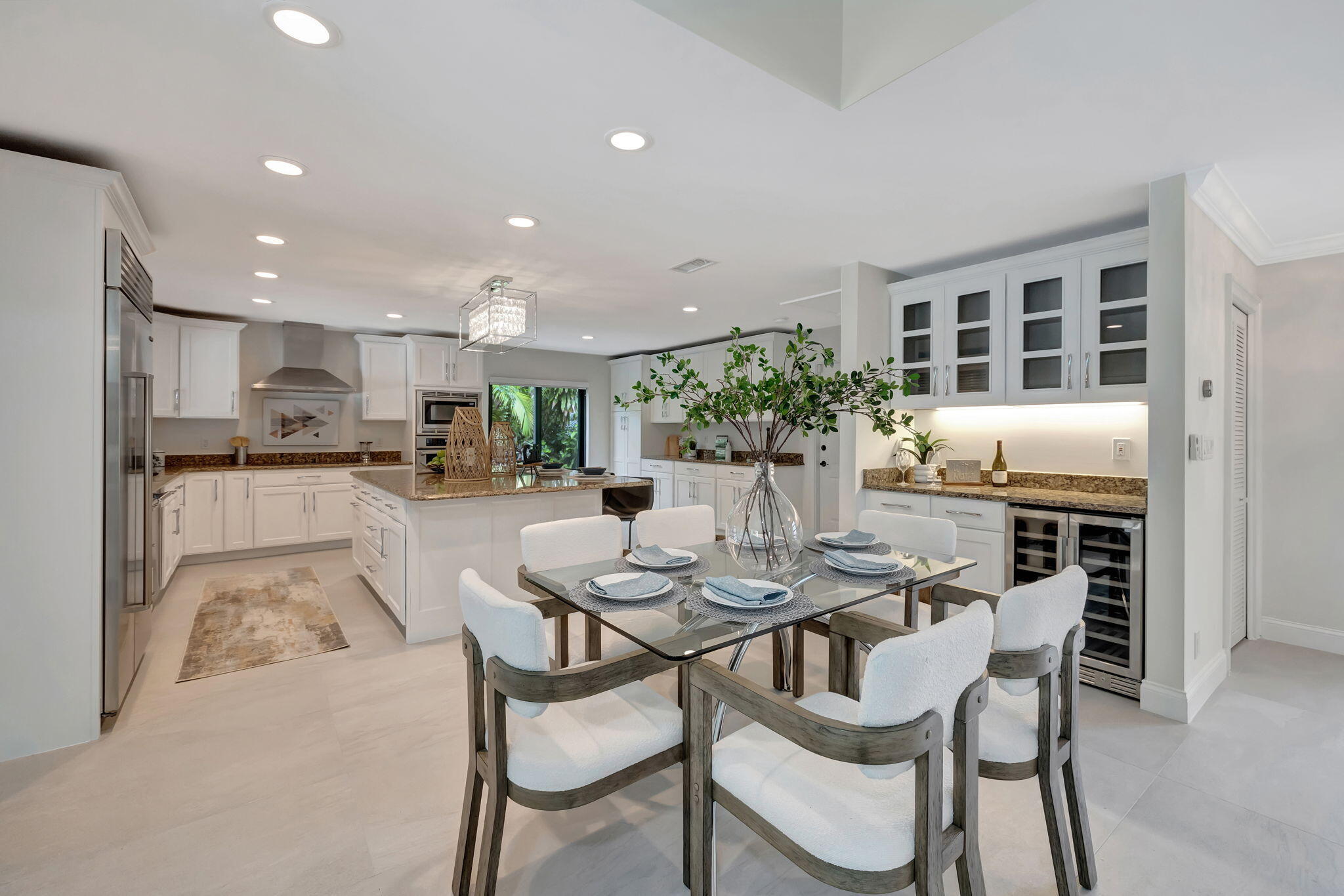 5112 Foxpointe Circle