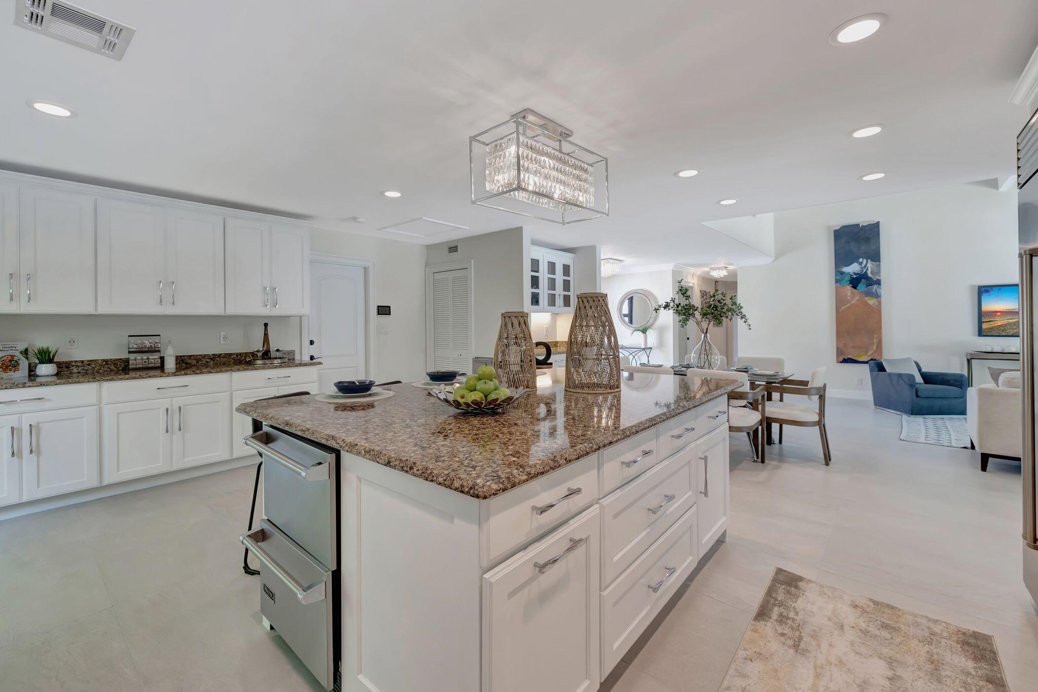 5112 Foxpointe Circle